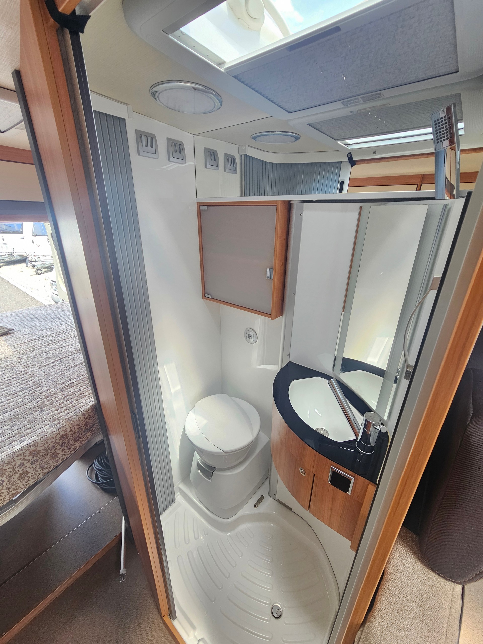 PÖSSL Summit Plus 600 mit Doppelbett!-image-11