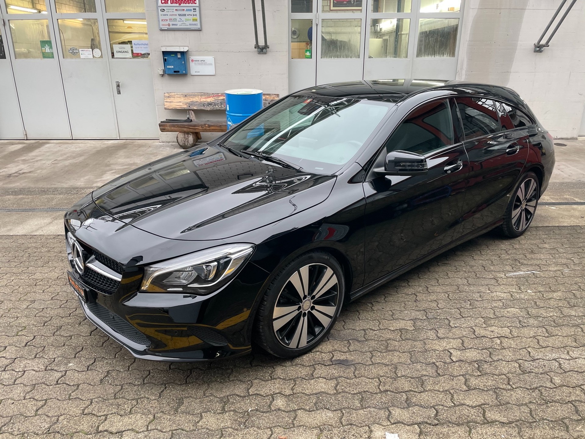 MERCEDES-BENZ CLA 200 Shooting Brake Night Star 7G-DCT-image-6