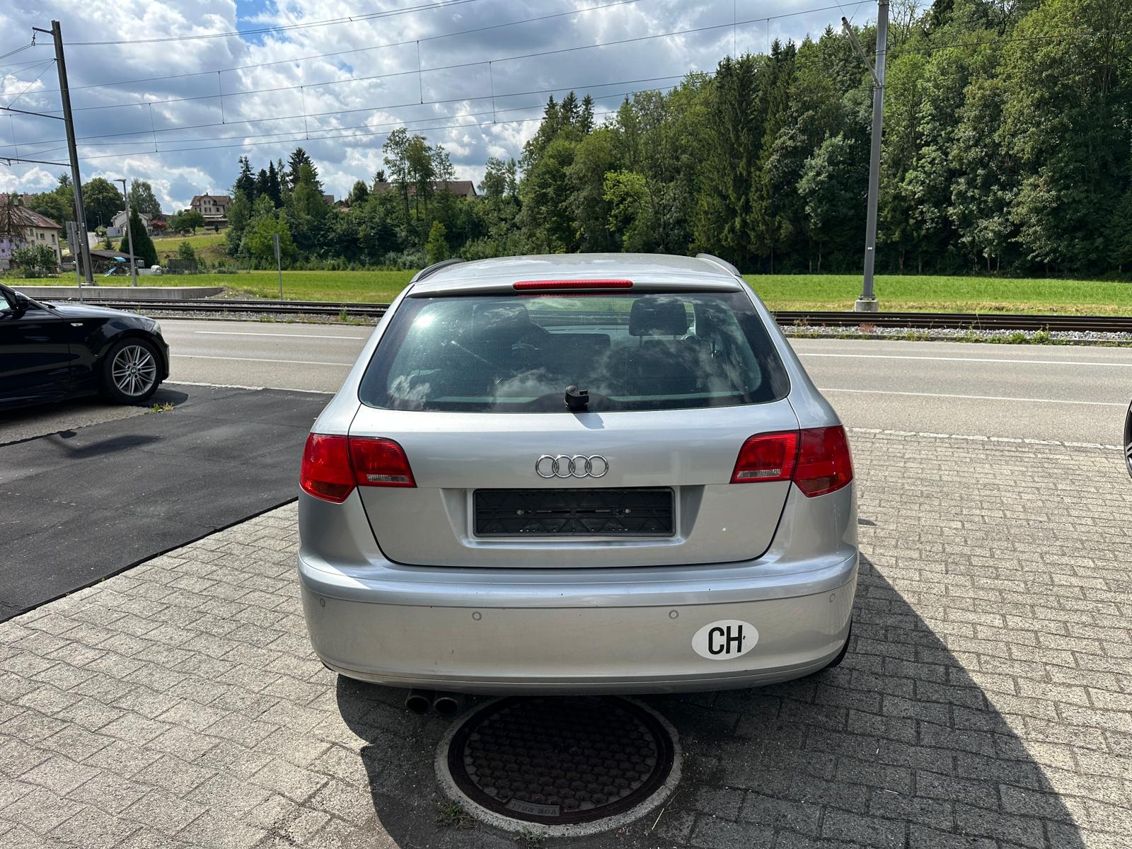 AUDI A3 Sportback 2.0 FSI Ambition-image-3