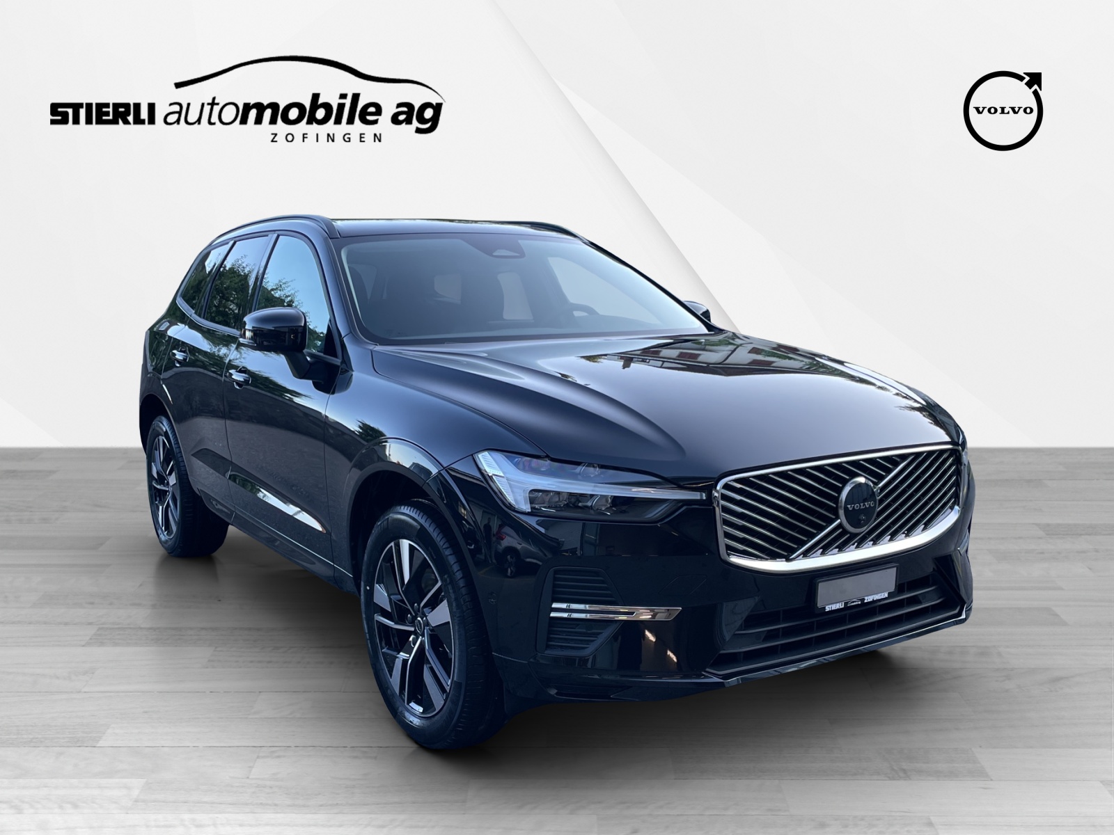 VOLVO XC60 2.0 B5 MH Core AWD-showroom-element-2