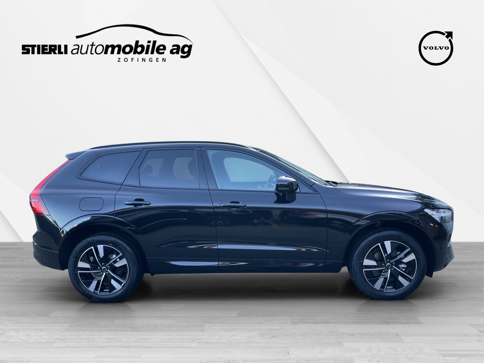 VOLVO XC60 2.0 B5 MH Core AWD-showroom-element-3