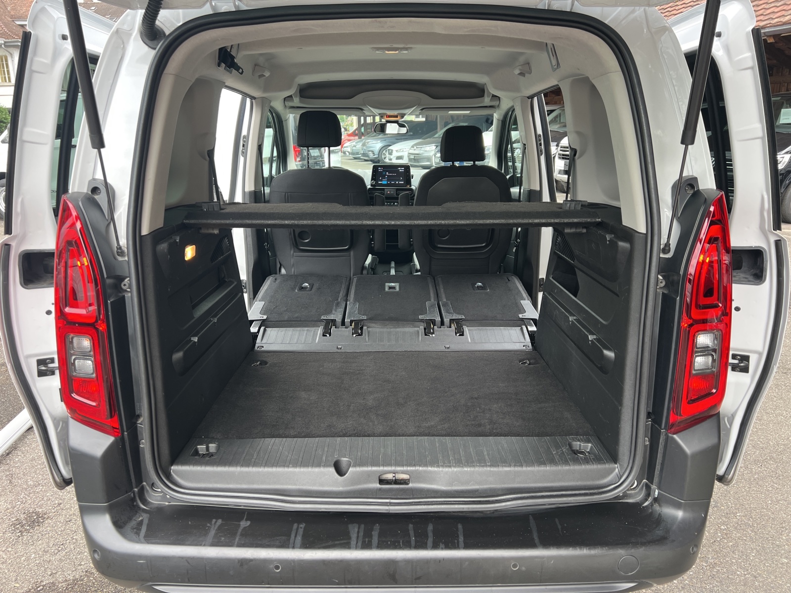 CITROEN Berlingo 1.5 BlueHDi Feel Pack EAT8-image-10