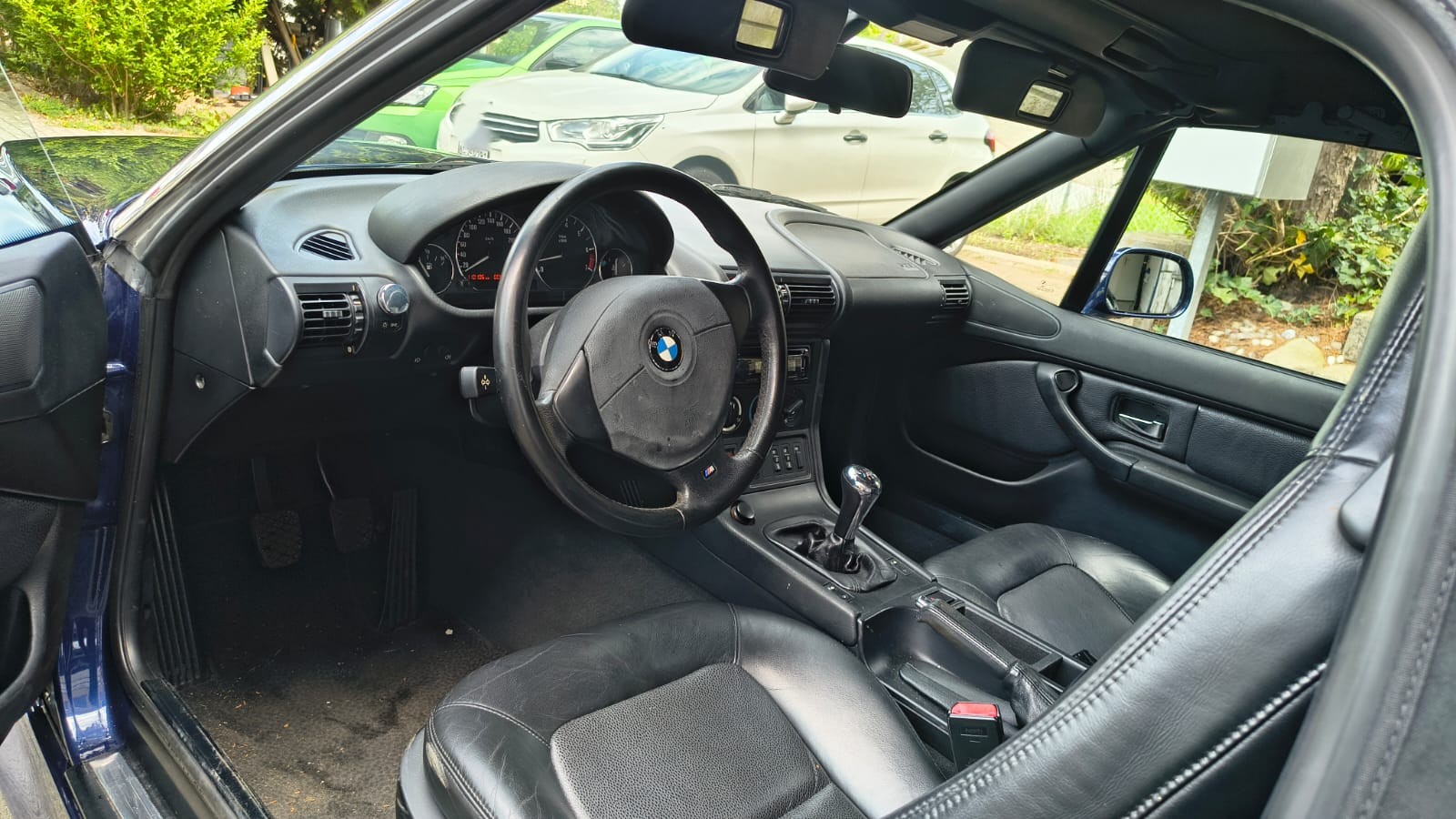 BMW Z3 1.9i Roadster-showroom-element-1