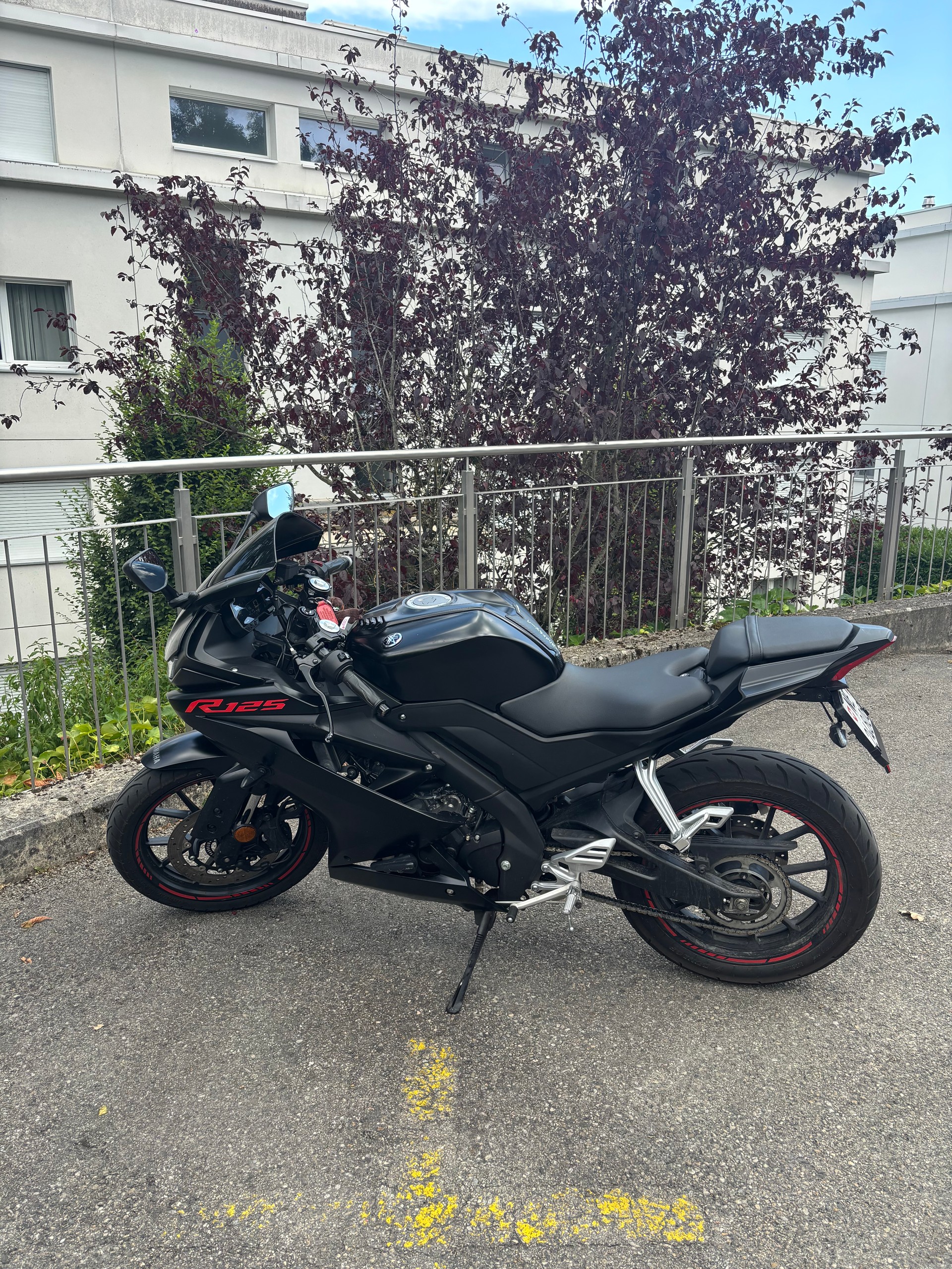 YAMAHA YZF-R 125 ABS-image-0