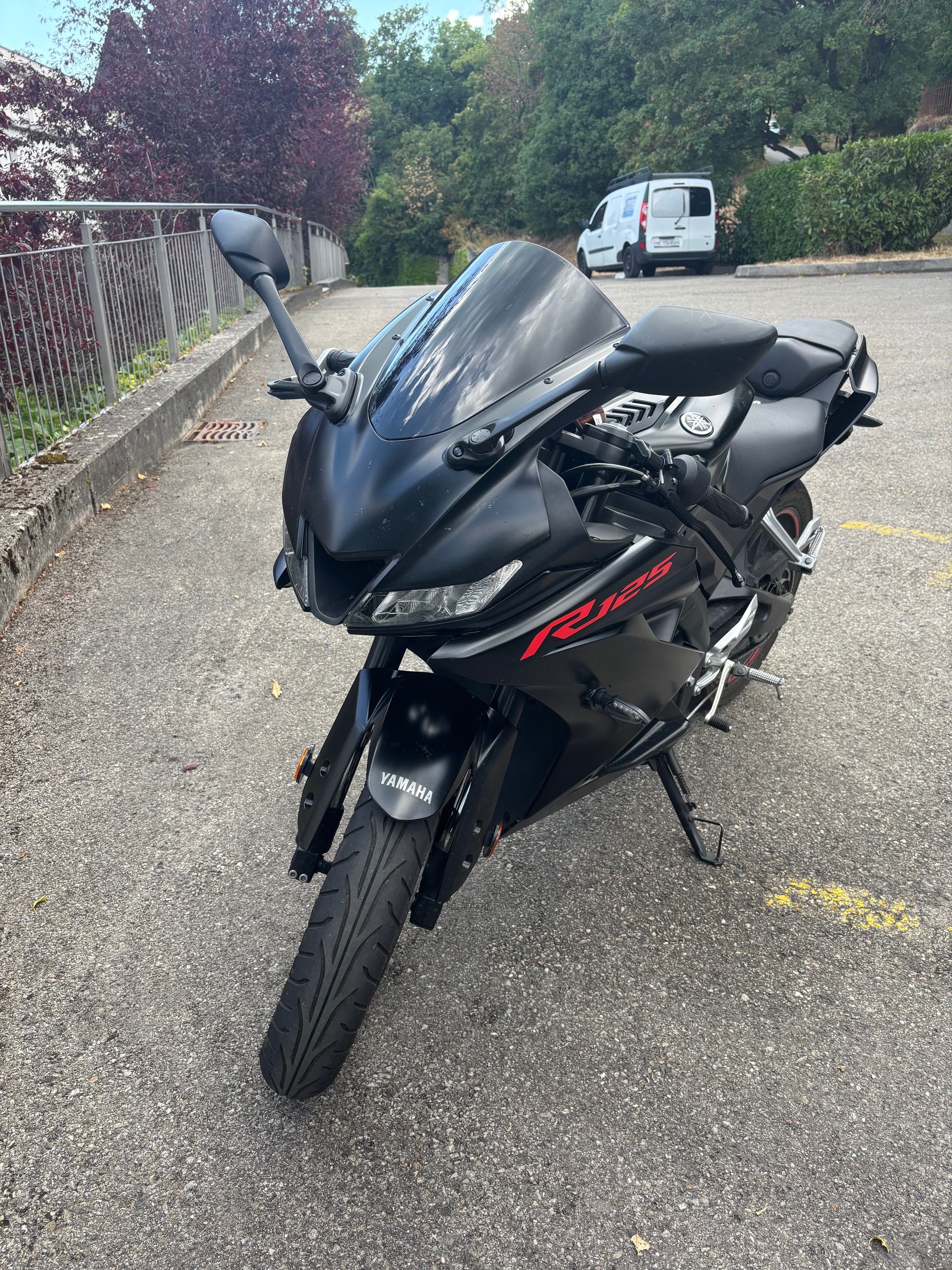 YAMAHA YZF-R 125 ABS-image-3