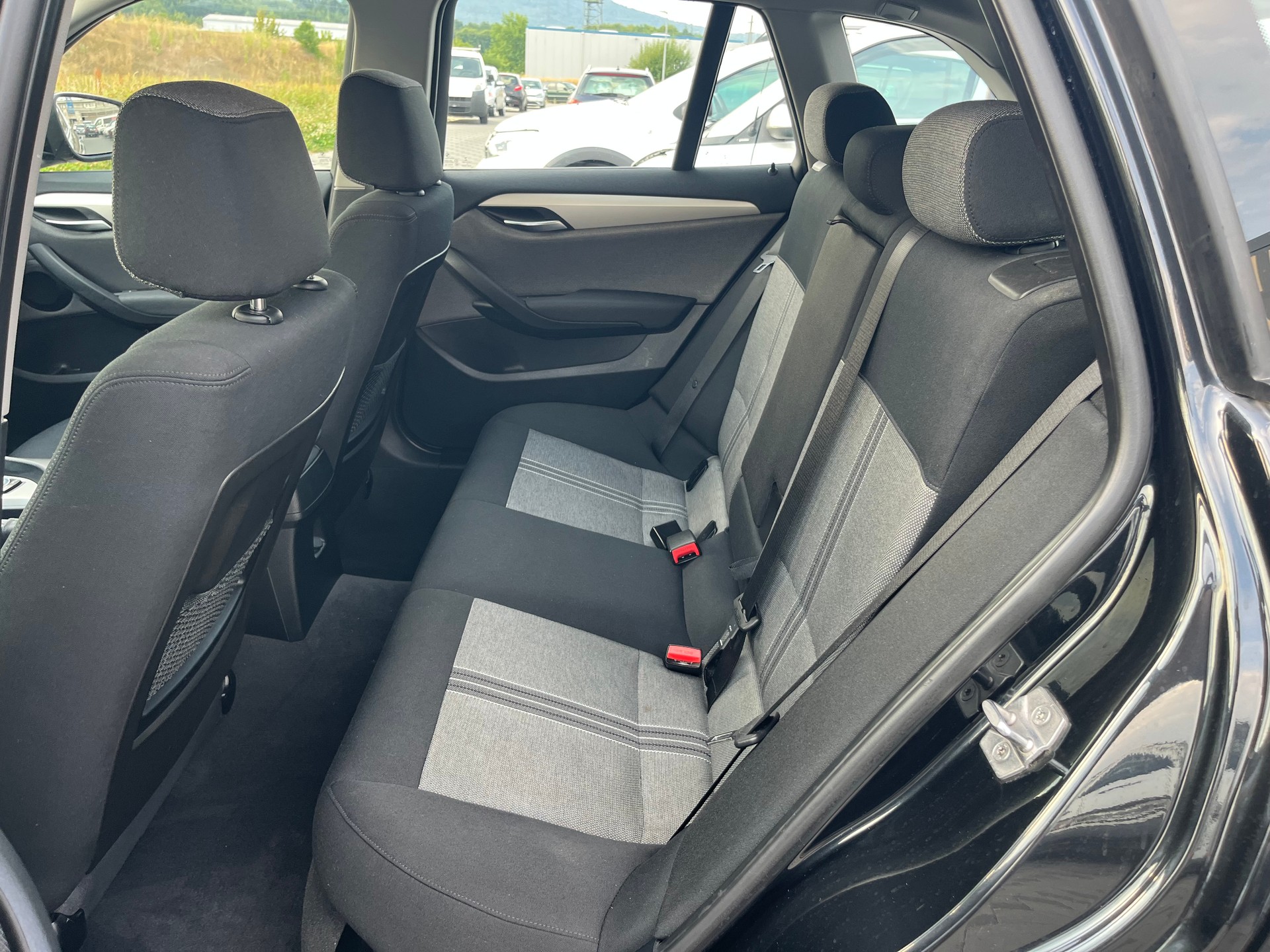 BMW X1 xDrive 18d Steptronic-image-13