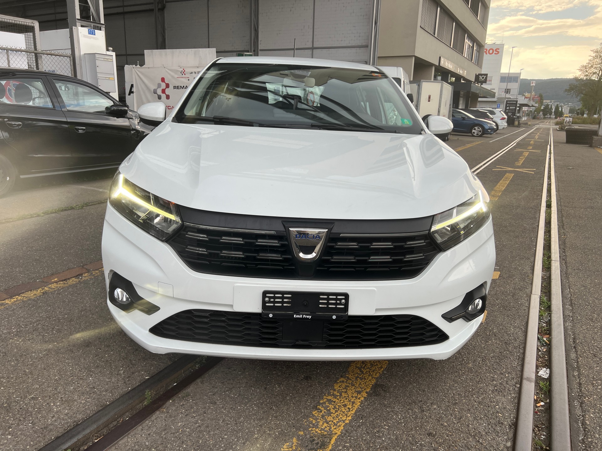 DACIA Sandero TCe 90 Comfort-showroom-element-1