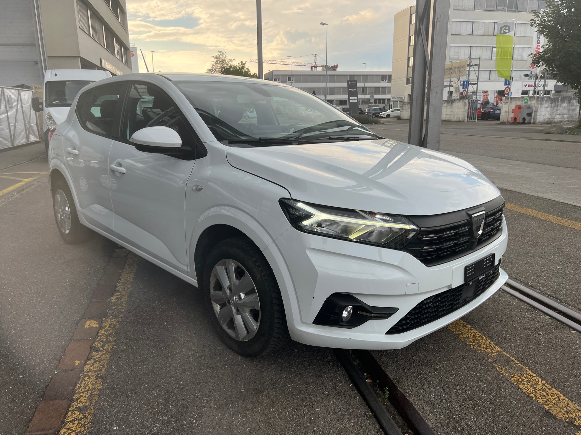 DACIA Sandero TCe 90 Comfort-showroom-element-2