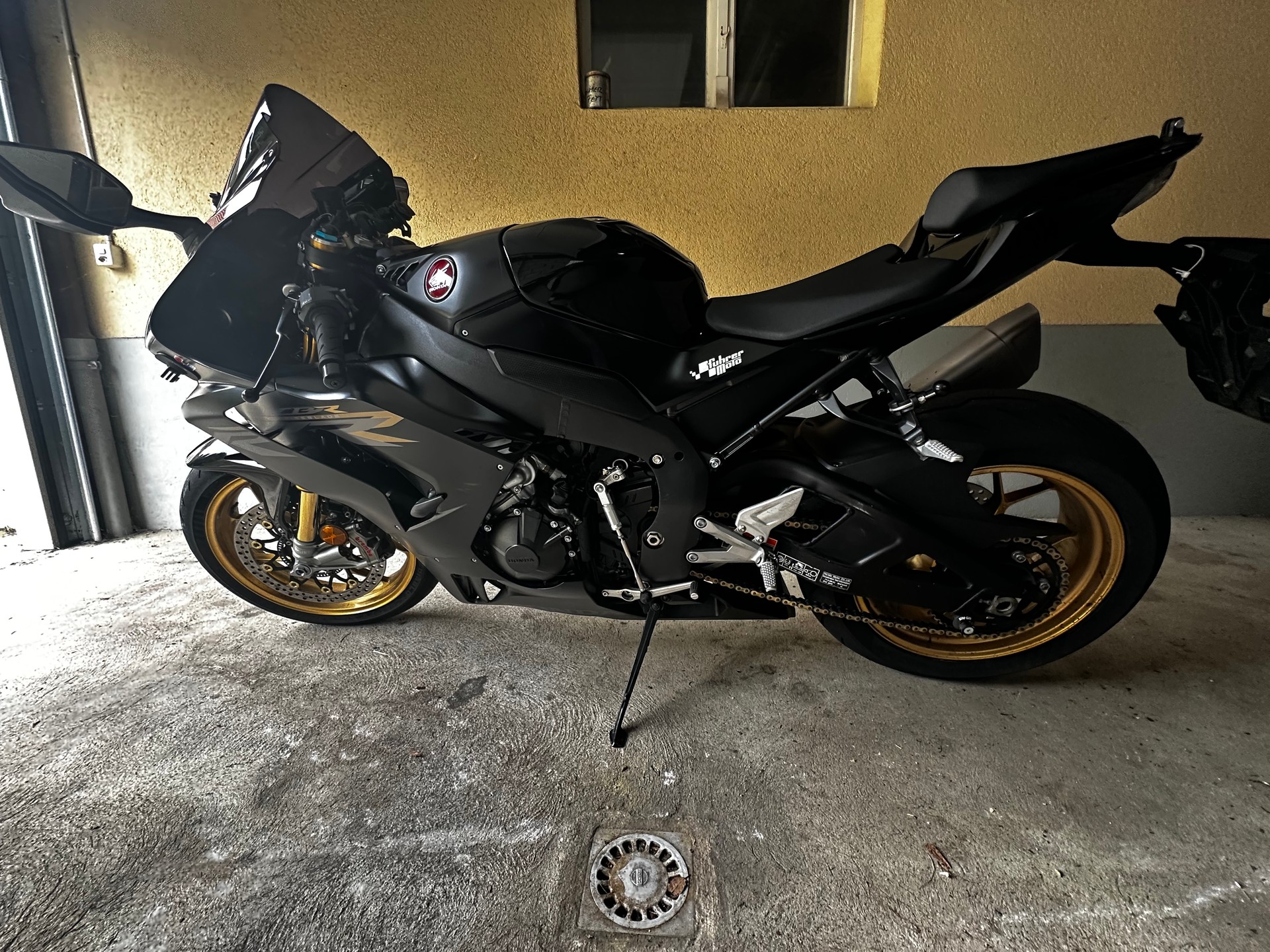 HONDA CBR 1000 RR-R SP-image-3