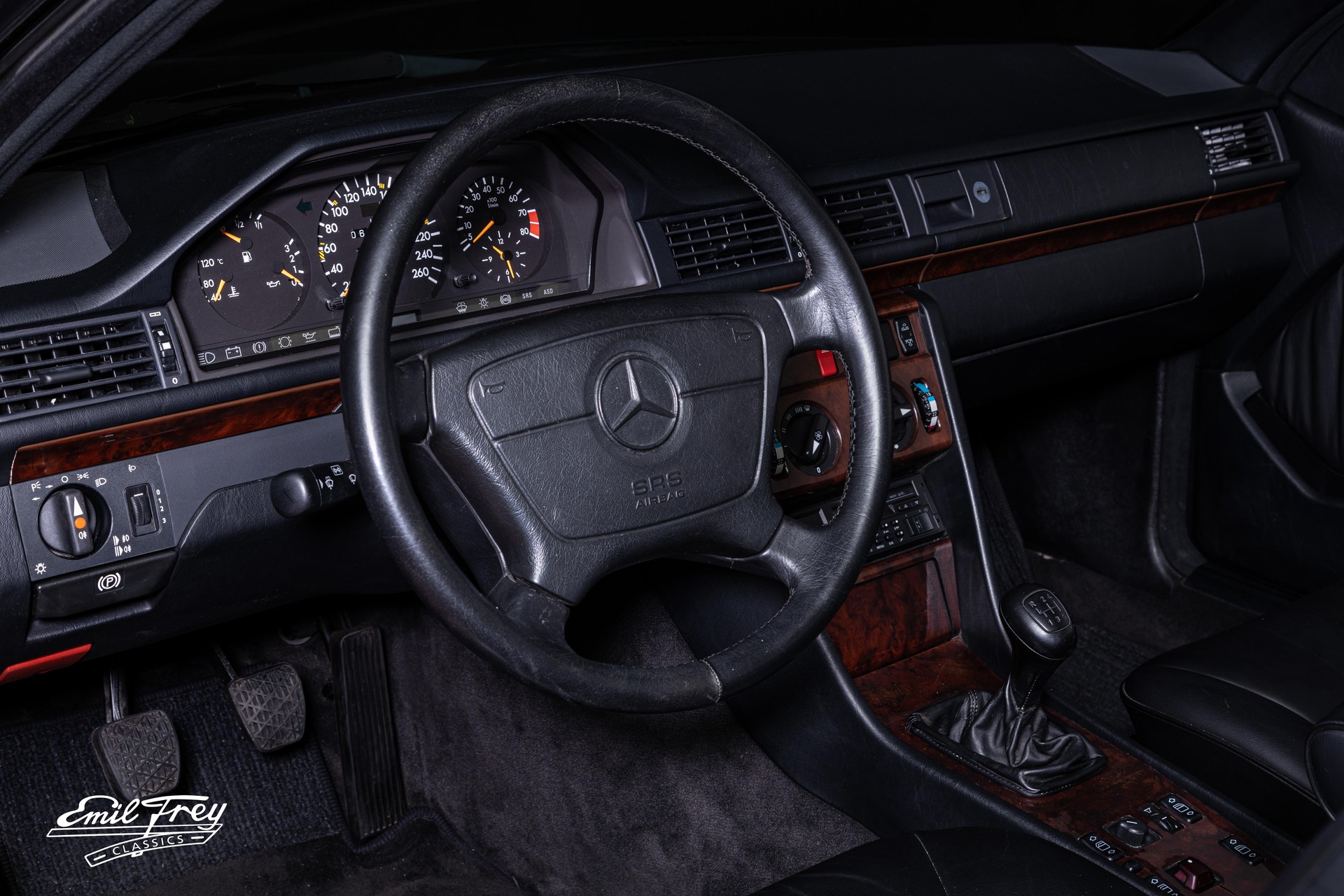 MERCEDES-BENZ Mercedes 300 CE-24 Cabrio-showroom-element-3