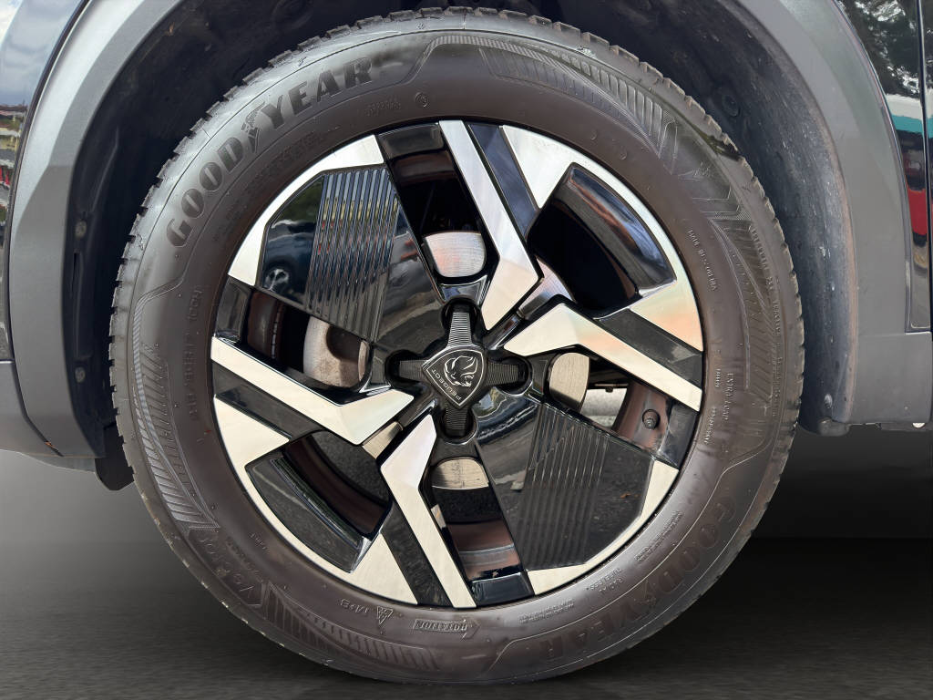 PEUGEOT 2008 1.2 PureTech 130 Allure-image-4