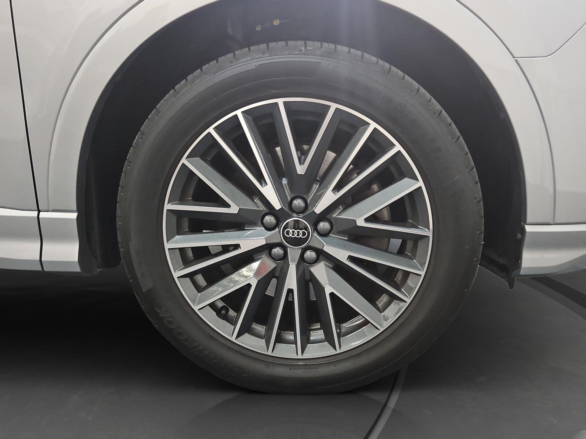 AUDI Q3 45 TFSI advanced quattro S-tronic-image-17