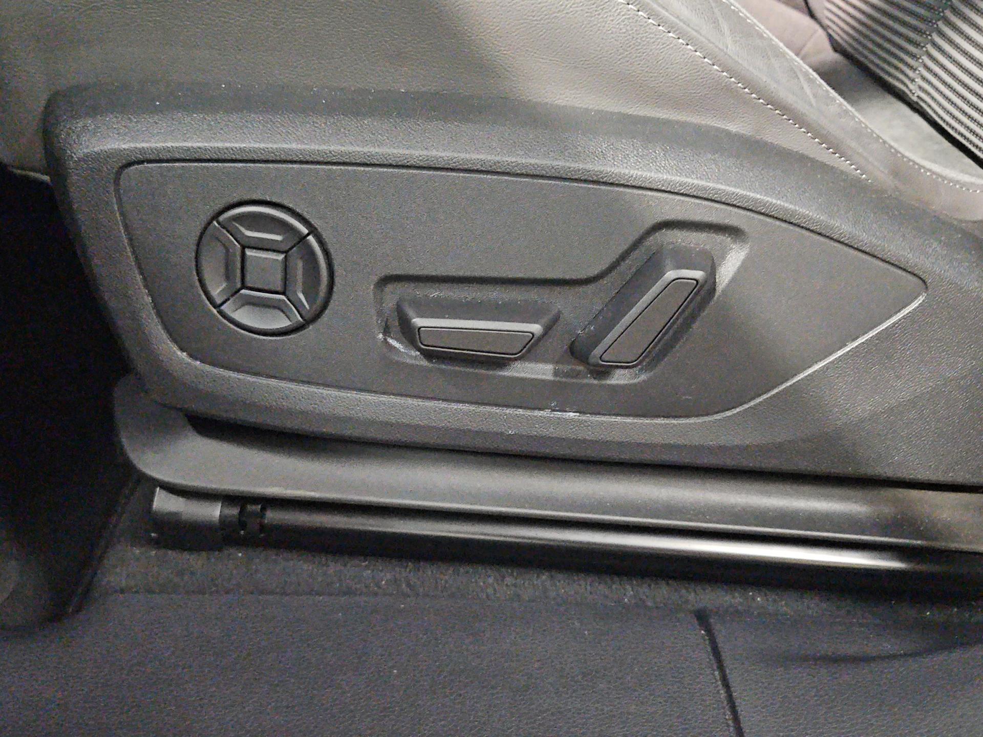 AUDI Q3 45 TFSI advanced quattro S-tronic-image-23