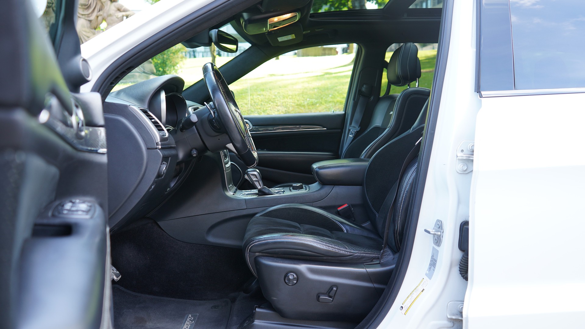 JEEP Grand Cherokee 6.4 V8 HEMI SRT8 Automatic-image-8
