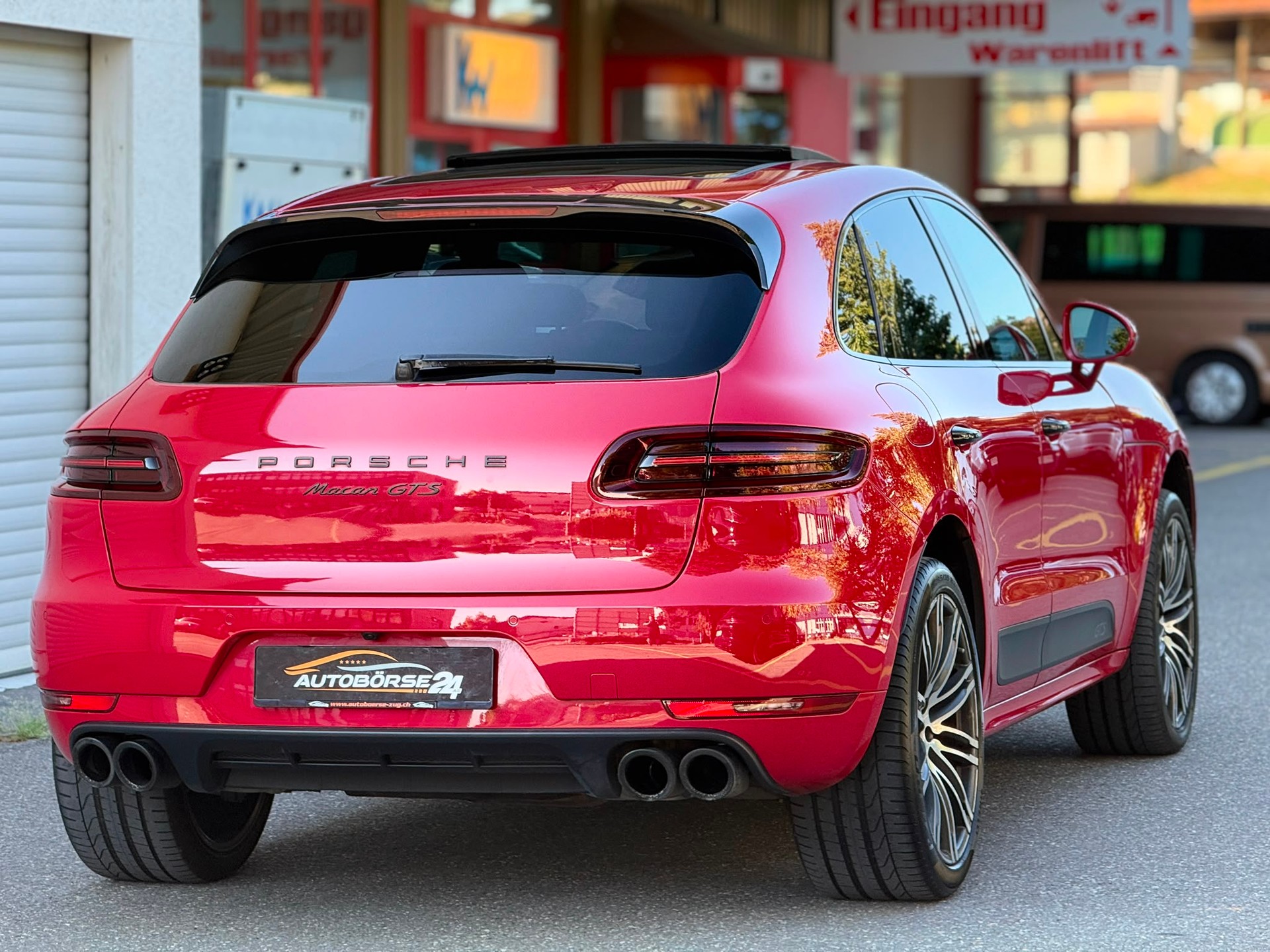 PORSCHE Macan 3.0 V6 GTS-showroom-element-3