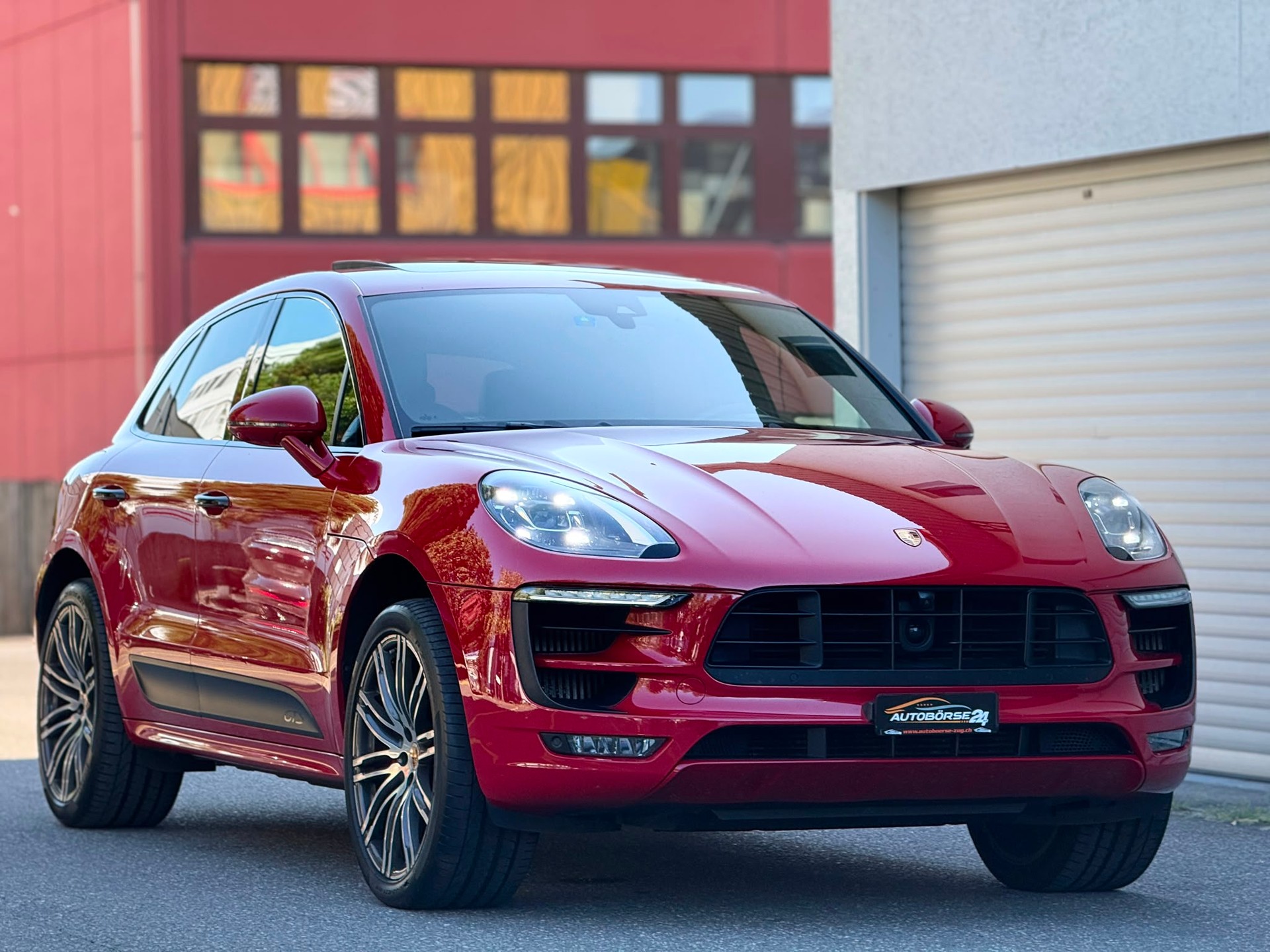 PORSCHE Macan 3.0 V6 GTS-showroom-element-1
