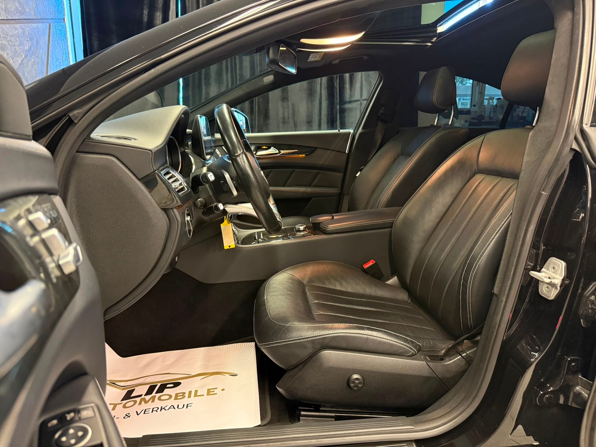 MERCEDES-BENZ CLS 350 BlueTEC 9G-Tronic Amg-Line-image-10