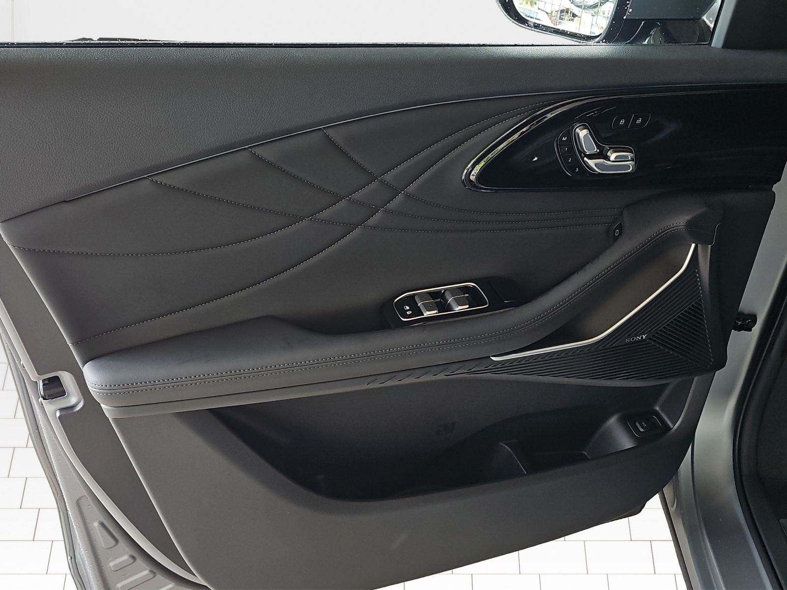 OMODA 9 PHEV SHS Exclusive AWD (Grau Matt)-image-13
