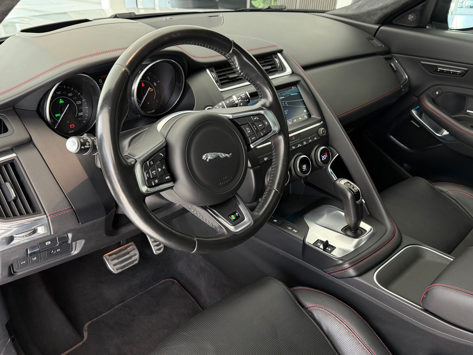 JAGUAR E-Pace 2.0 P250 First Edition R-Dynamic SE AWD Automatik-image-12
