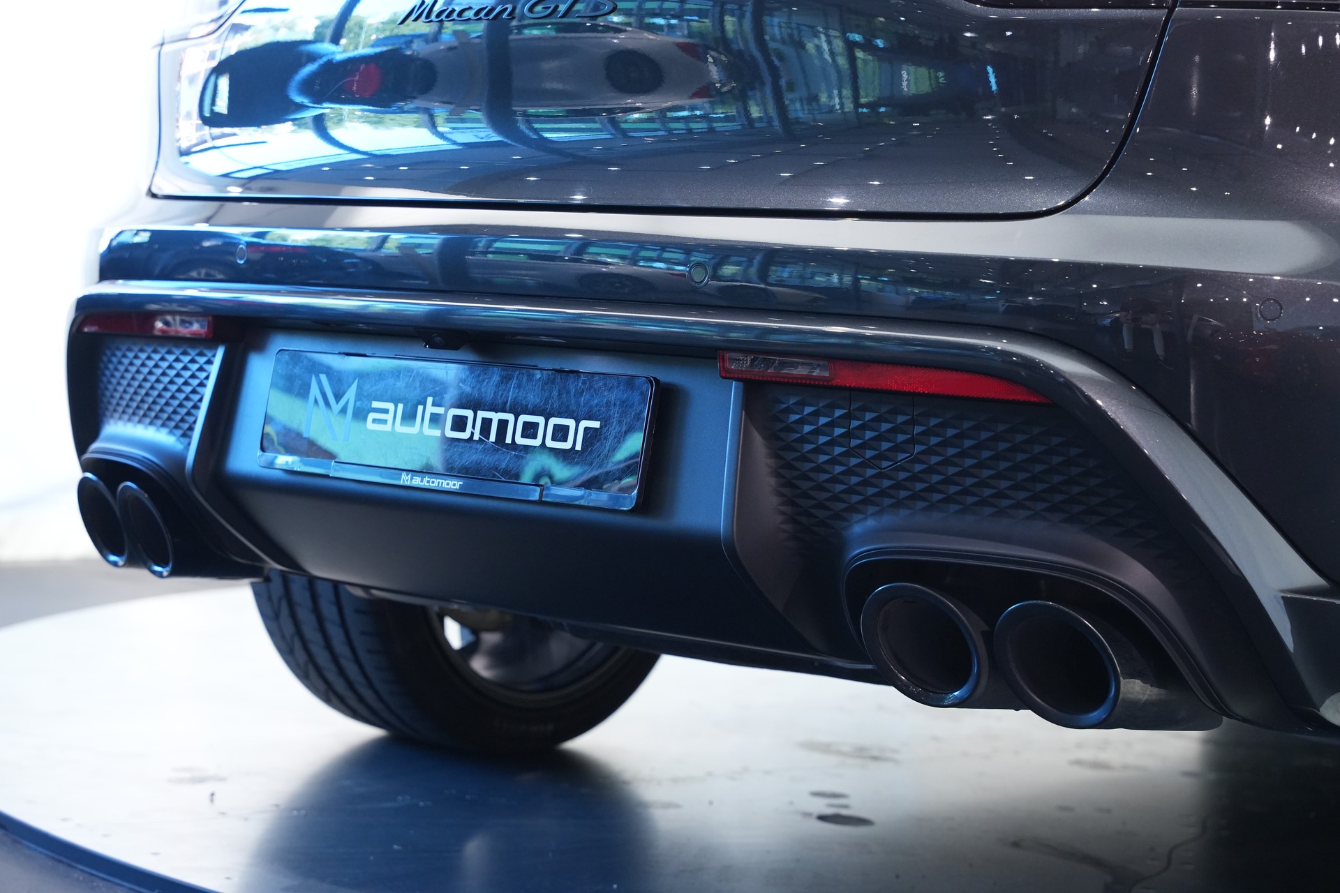 PORSCHE Macan GTS PDK *CH-Fahrzeug* *Panorama*-image-41