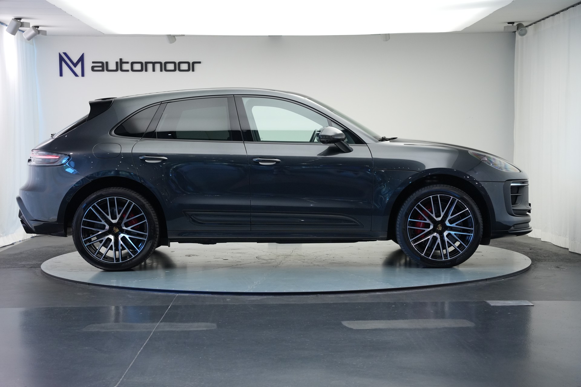 PORSCHE Macan GTS PDK *CH-Fahrzeug* *Panorama*-showroom-element-2