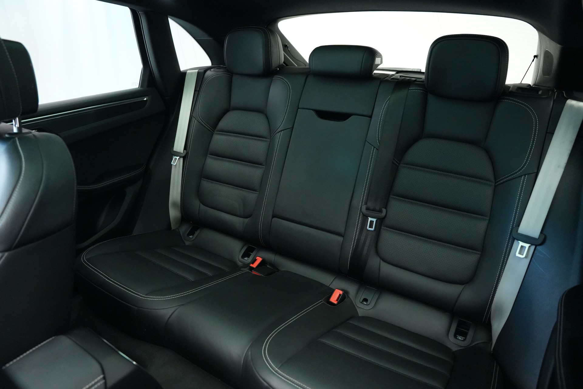 PORSCHE Macan GTS PDK *CH-Fahrzeug* *Panorama*-image-13