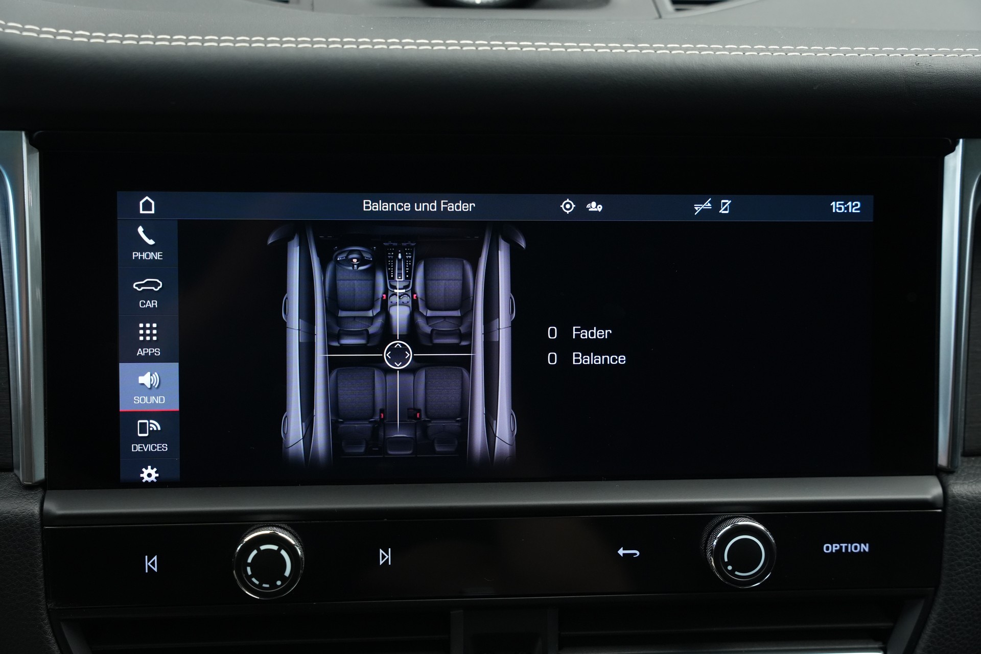 PORSCHE Macan GTS PDK *CH-Fahrzeug* *Panorama*-image-35