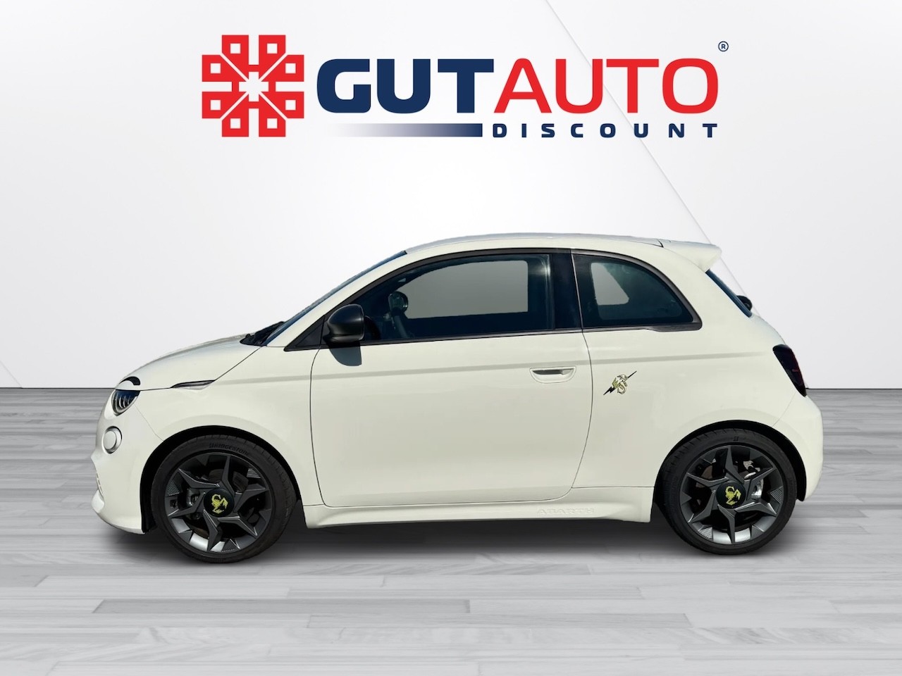 FIAT Abarth 500e-showroom-element-1