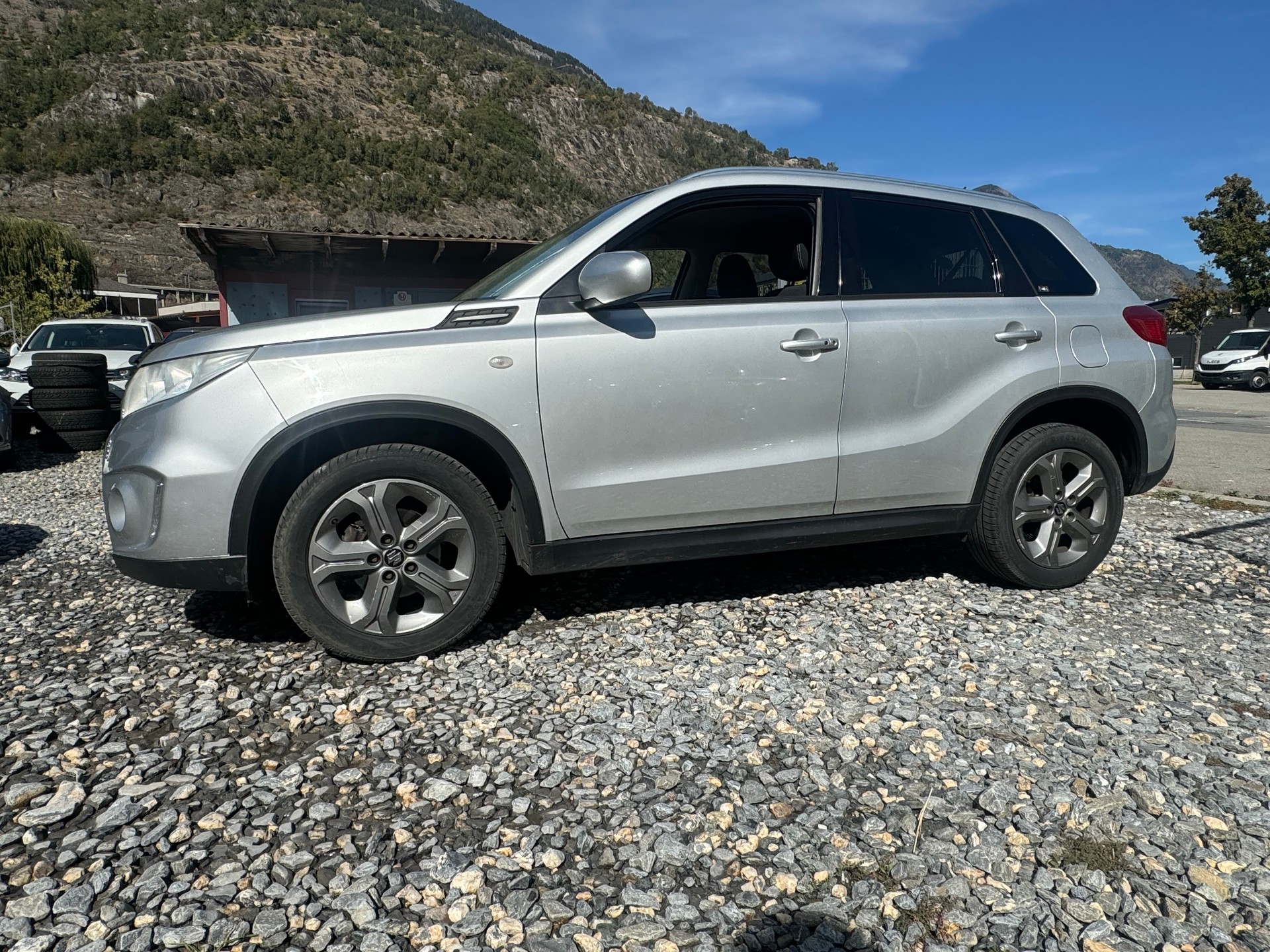 SUZUKI Vitara 1.6 TD Tradizio Top TCSS-image-4