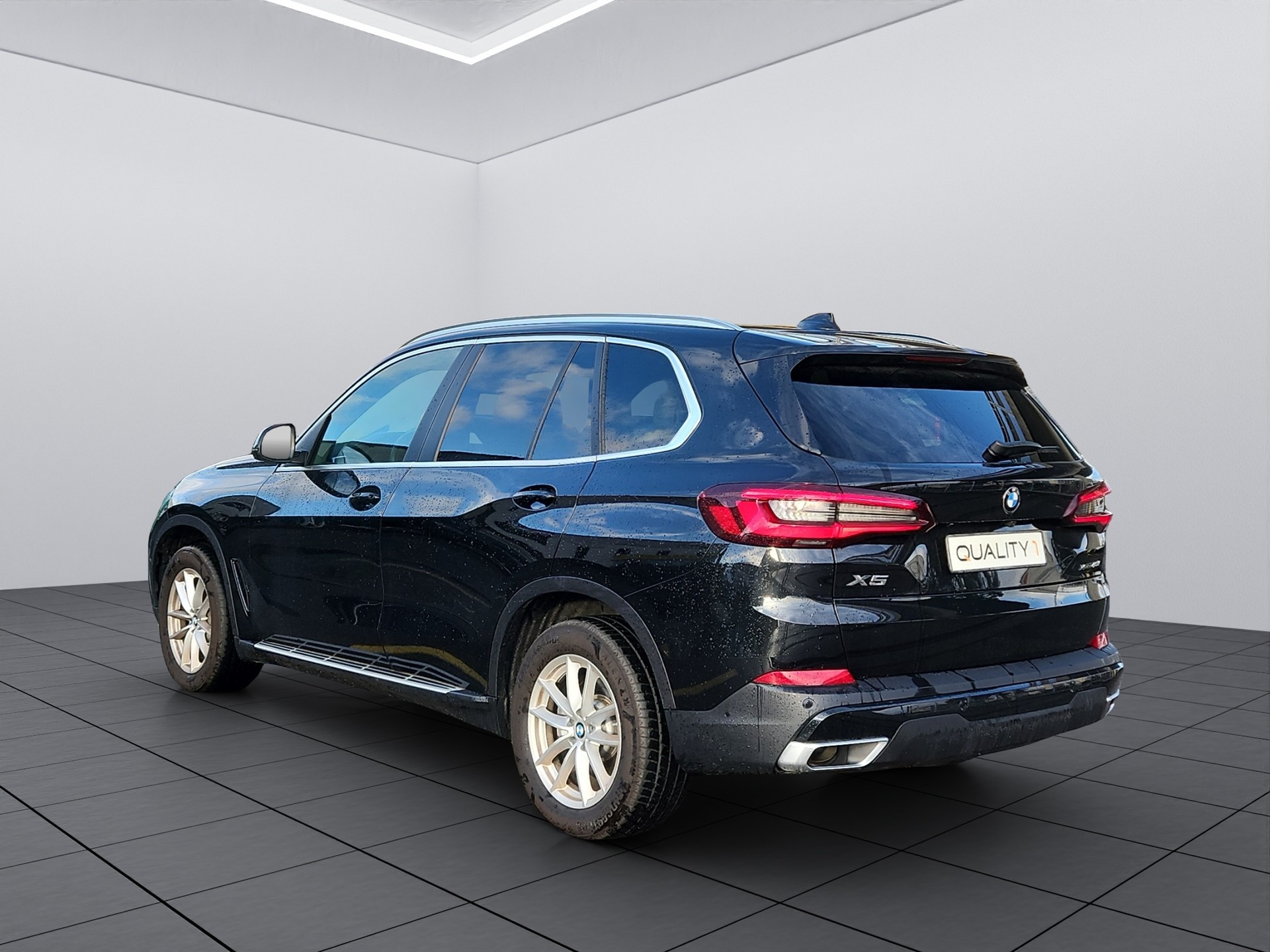 BMW X5 xDrive 48V 40i xLine Steptronic-showroom-element-3