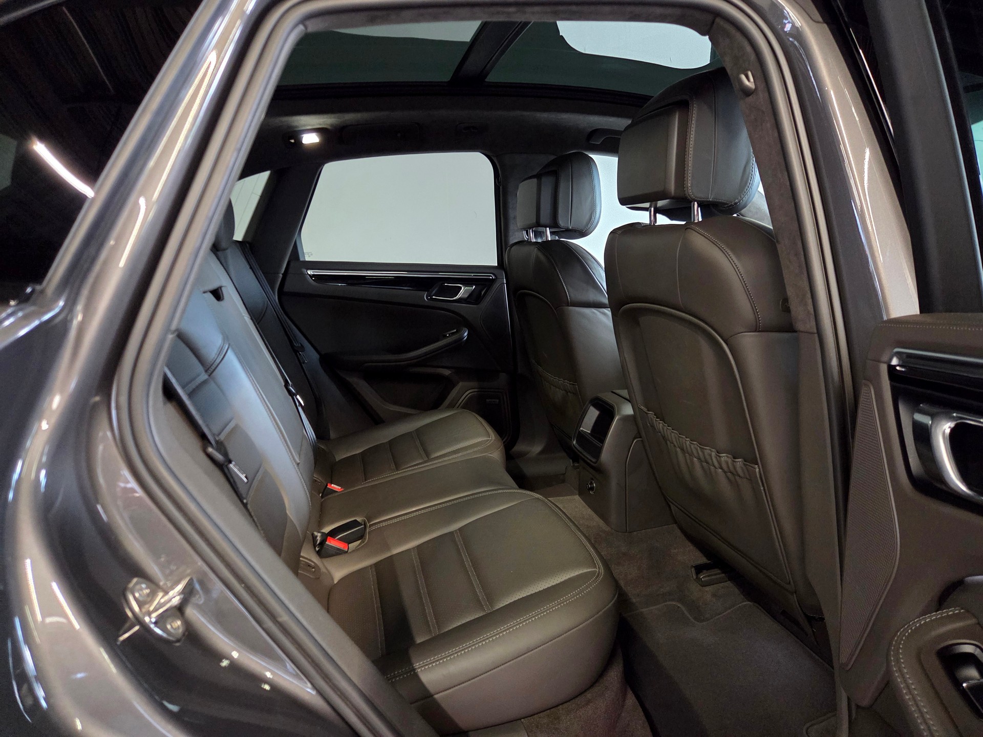 PORSCHE Macan 3.6 V6 Turbo-image-24
