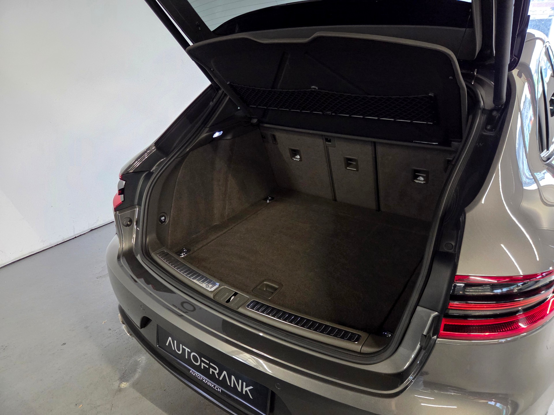 PORSCHE Macan 3.6 V6 Turbo-image-25