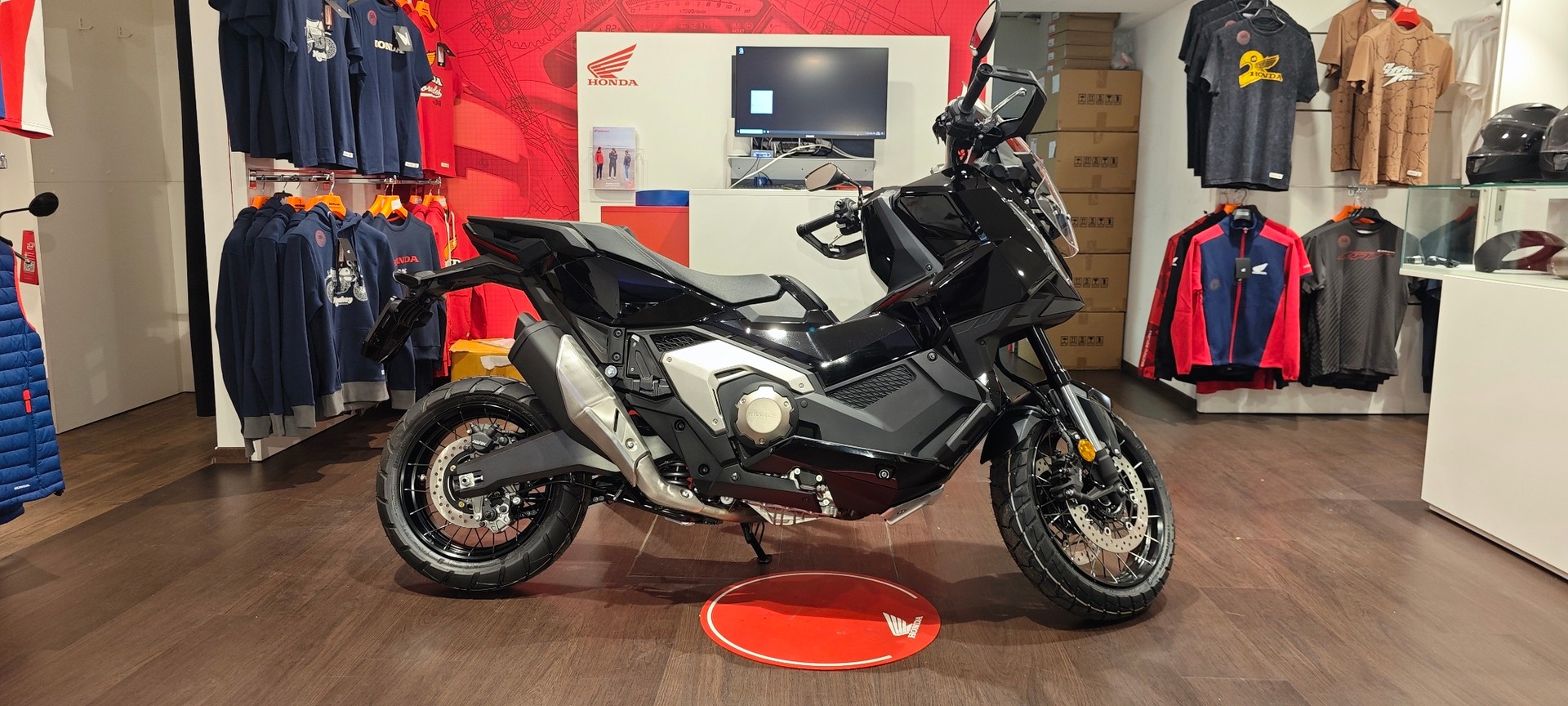 HONDA X-ADV 750-image-1