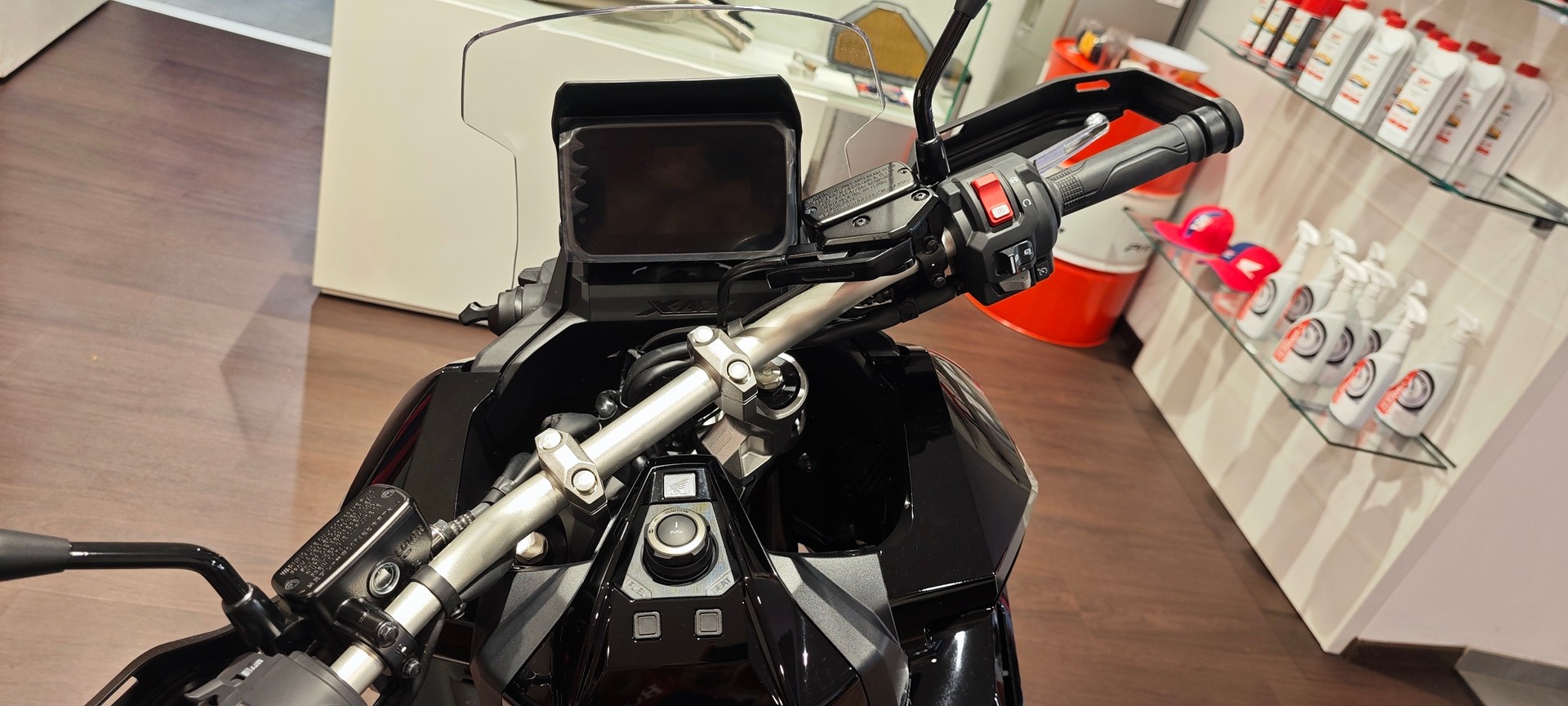 HONDA X-ADV 750-image-5