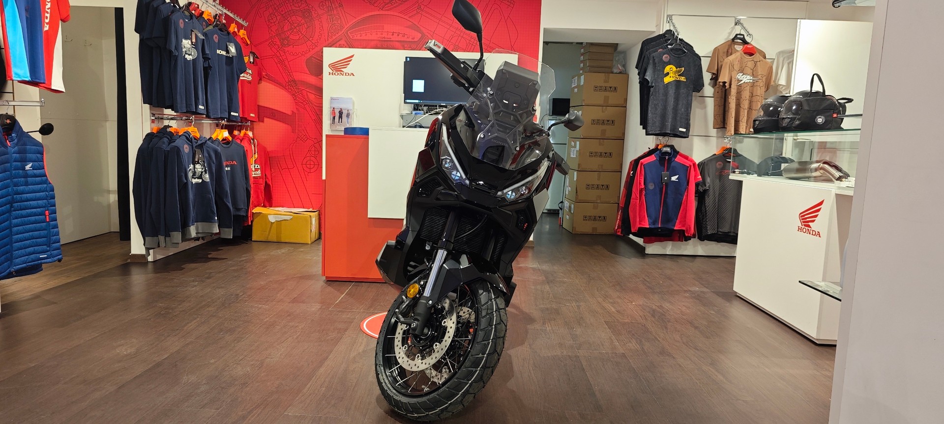 HONDA X-ADV 750-image-4