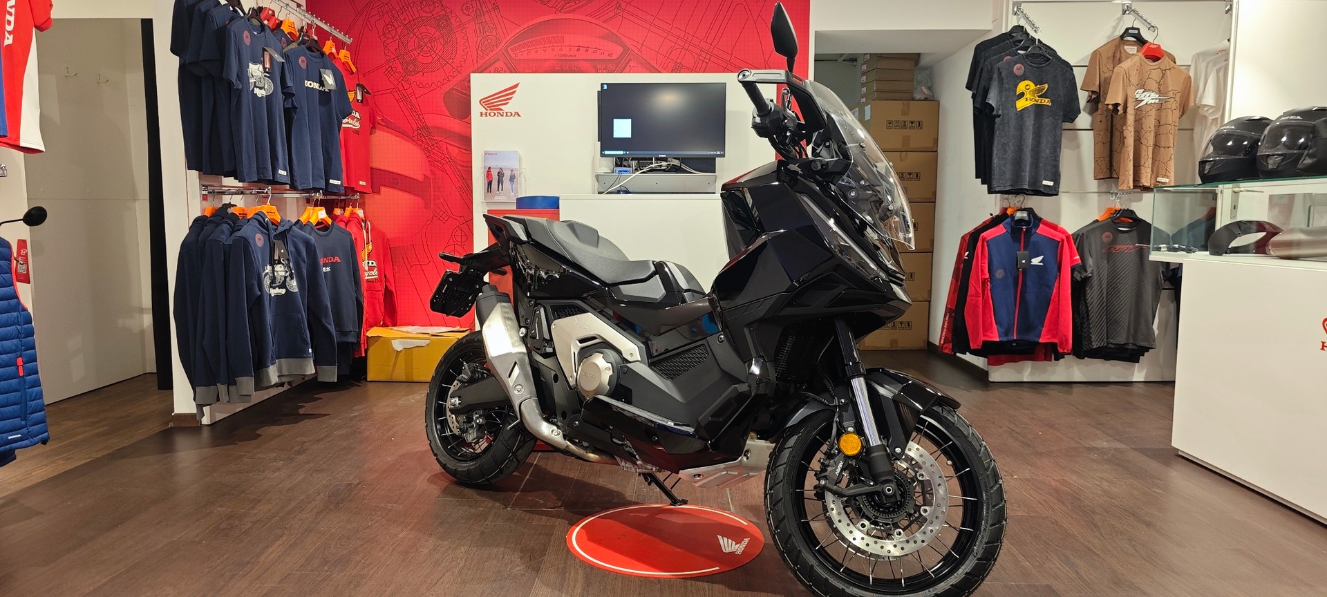 HONDA X-ADV 750-image-0