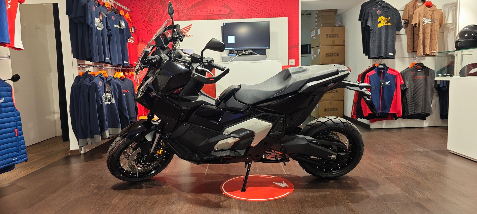 HONDA X-ADV 750-image-2