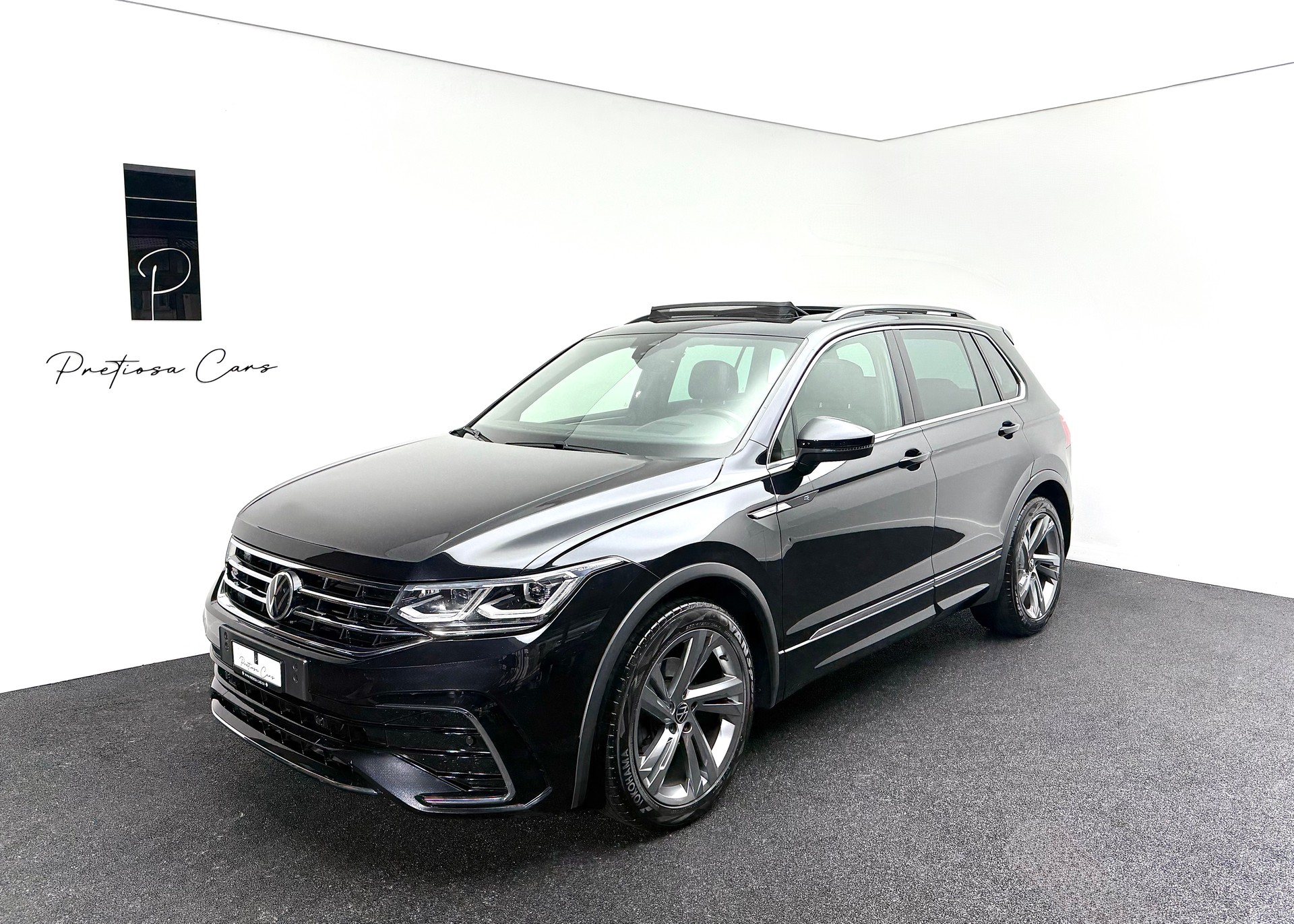 VW Tiguan 2.0 TDI SCR R-Line 4Motion DSG-showroom-element-1