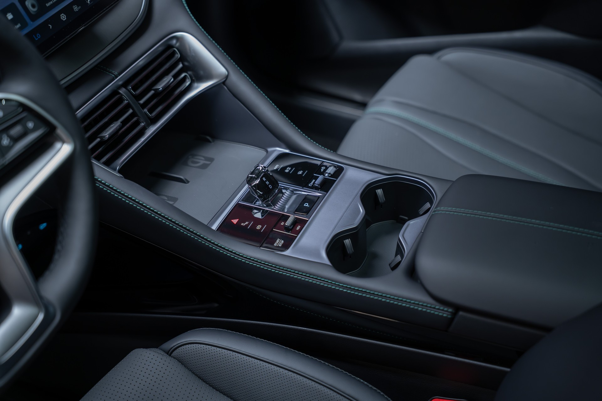 BYD Seal U DM-i Design AWD / Panorama / Head-Up Display / 360° Kamera-image-12