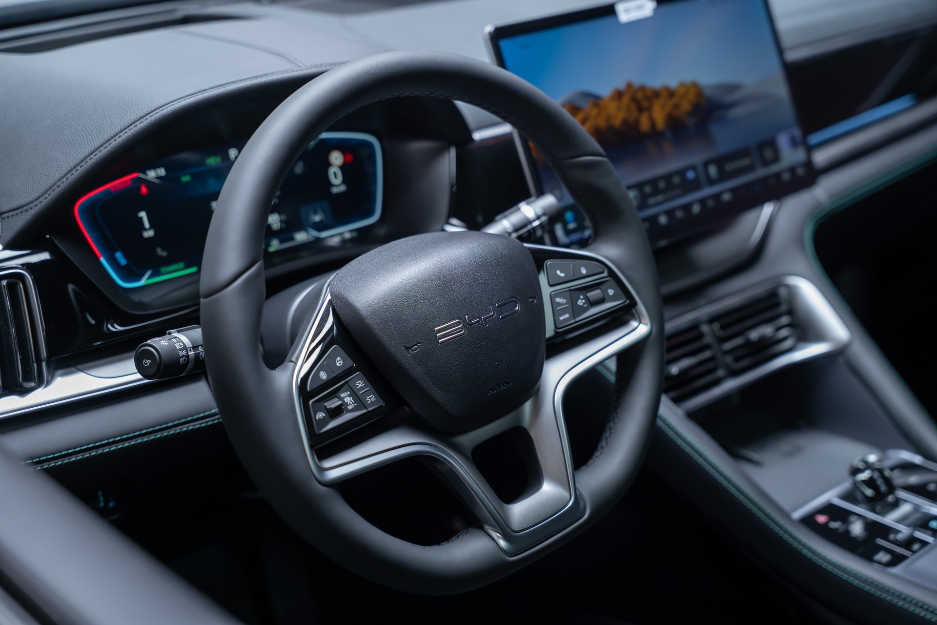 BYD Seal U DM-i Design AWD / Panorama / Head-Up Display / 360° Kamera-image-10