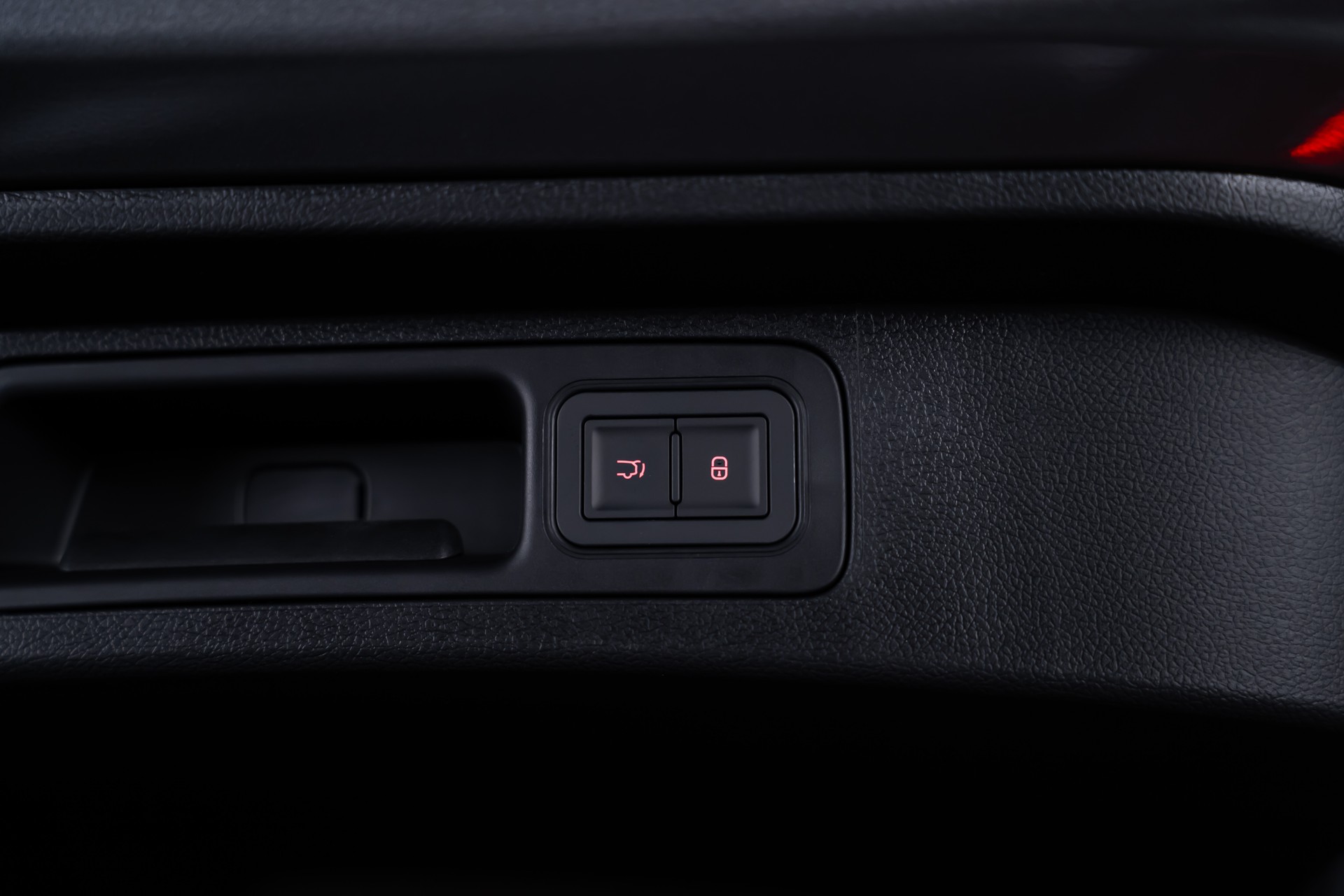 BYD Seal U DM-i Design AWD / Panorama / Head-Up Display / 360° Kamera-image-36