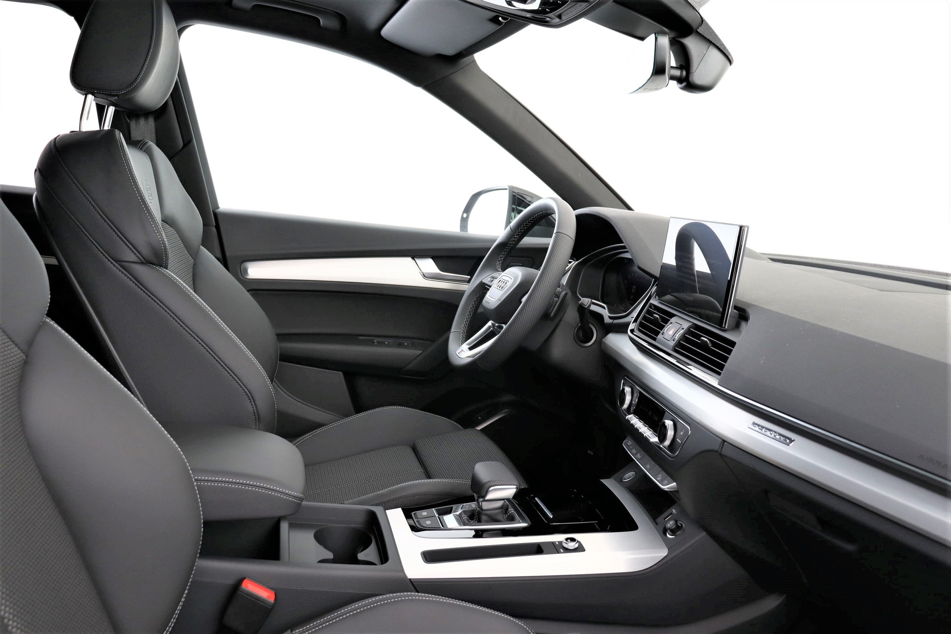 AUDI Q5 40 TFSI S line quattro S-tronic-image-11