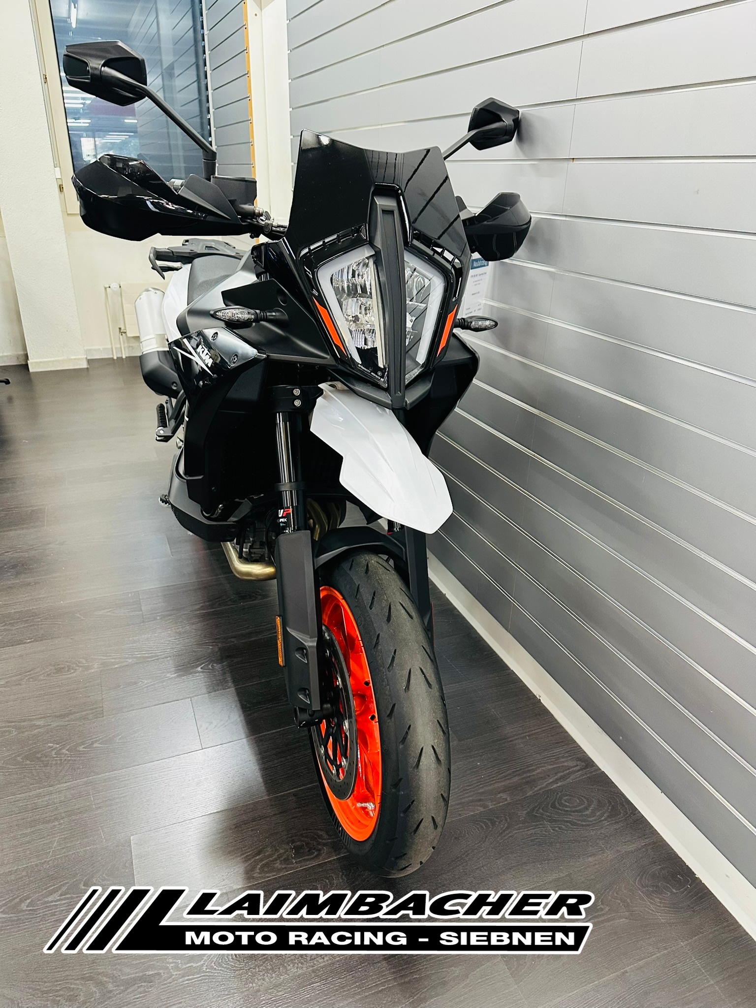 KTM 890 SMT-image-2