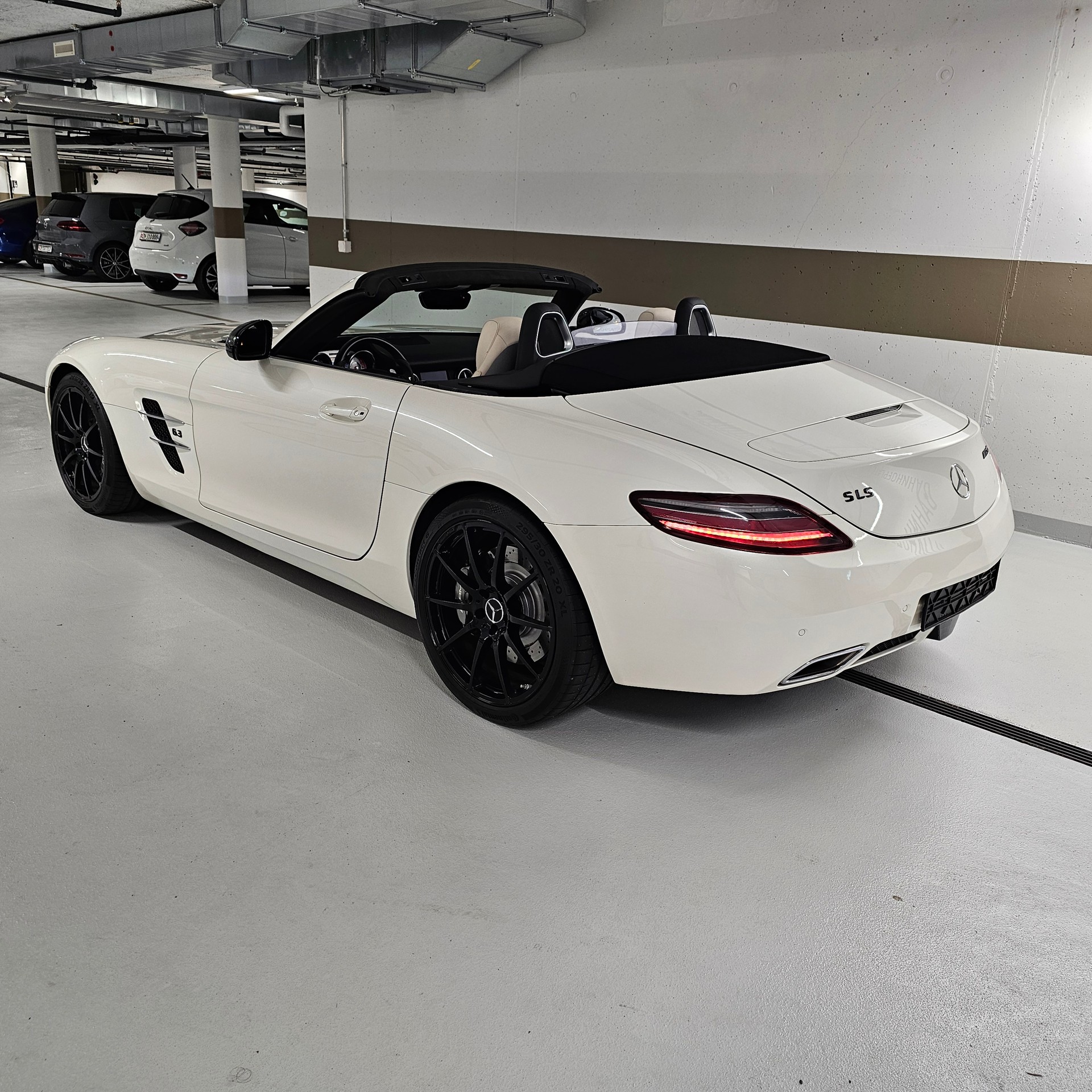 MERCEDES-BENZ SLS 63 AMG Speedshift-image-3