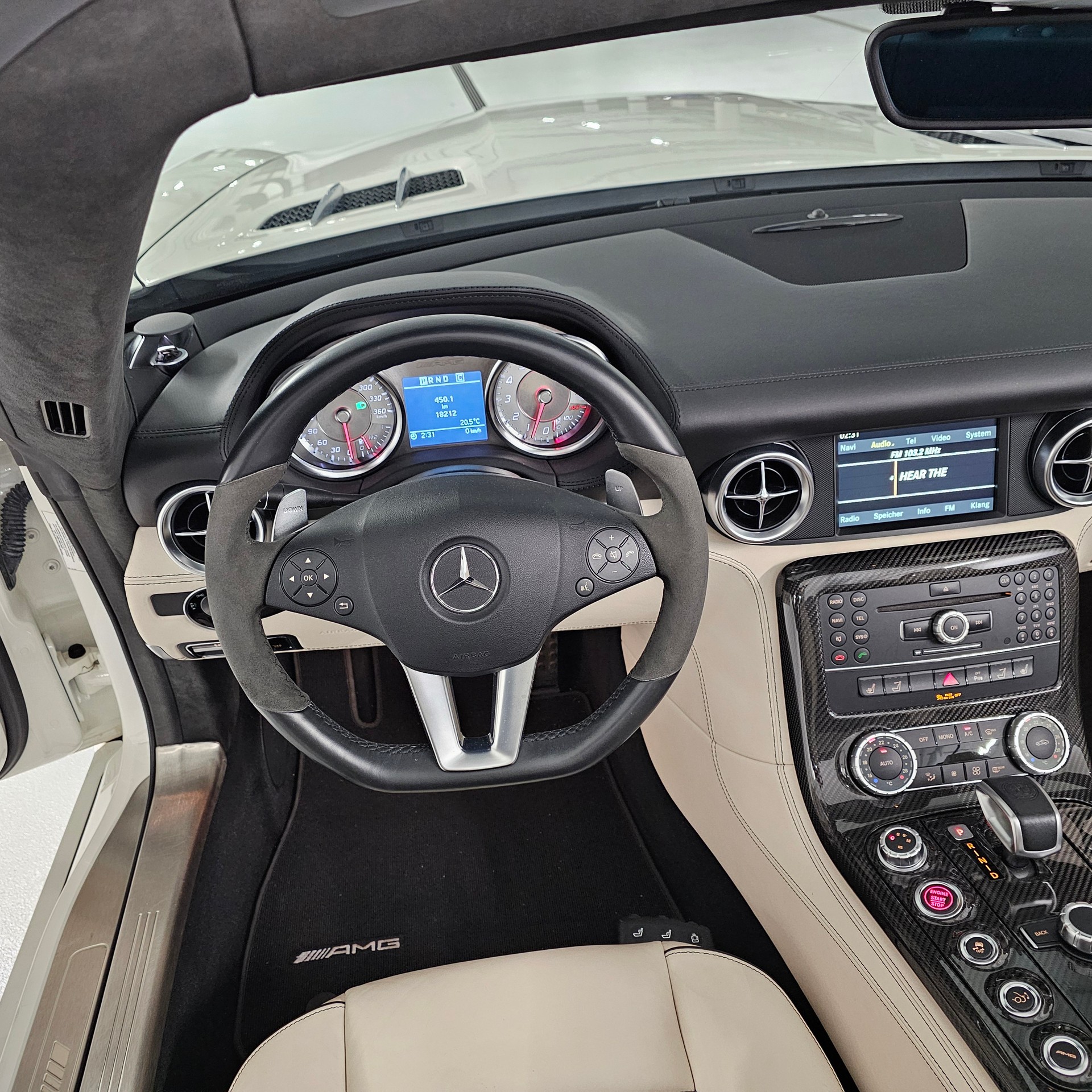 MERCEDES-BENZ SLS 63 AMG Speedshift-image-6