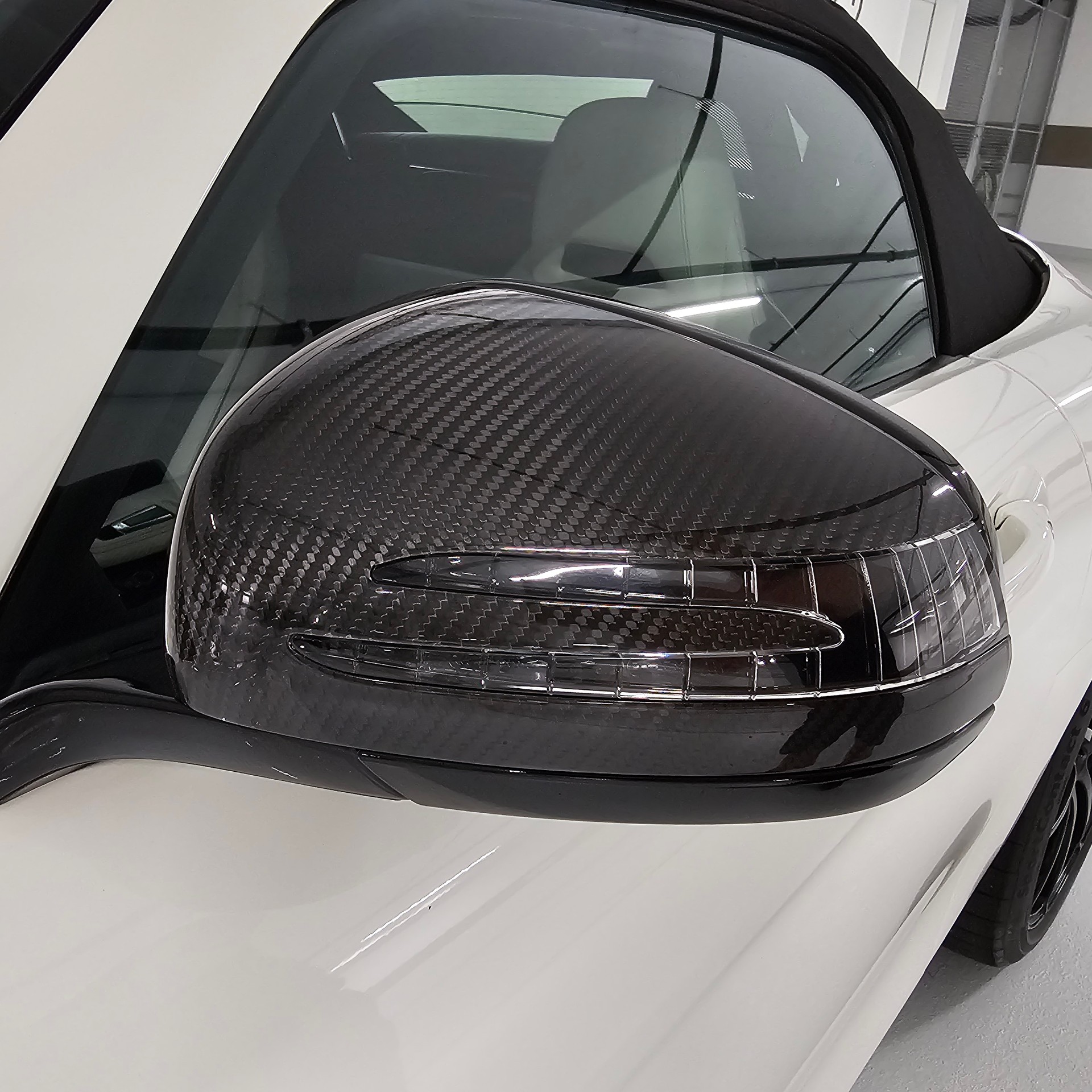 MERCEDES-BENZ SLS 63 AMG Speedshift-image-13