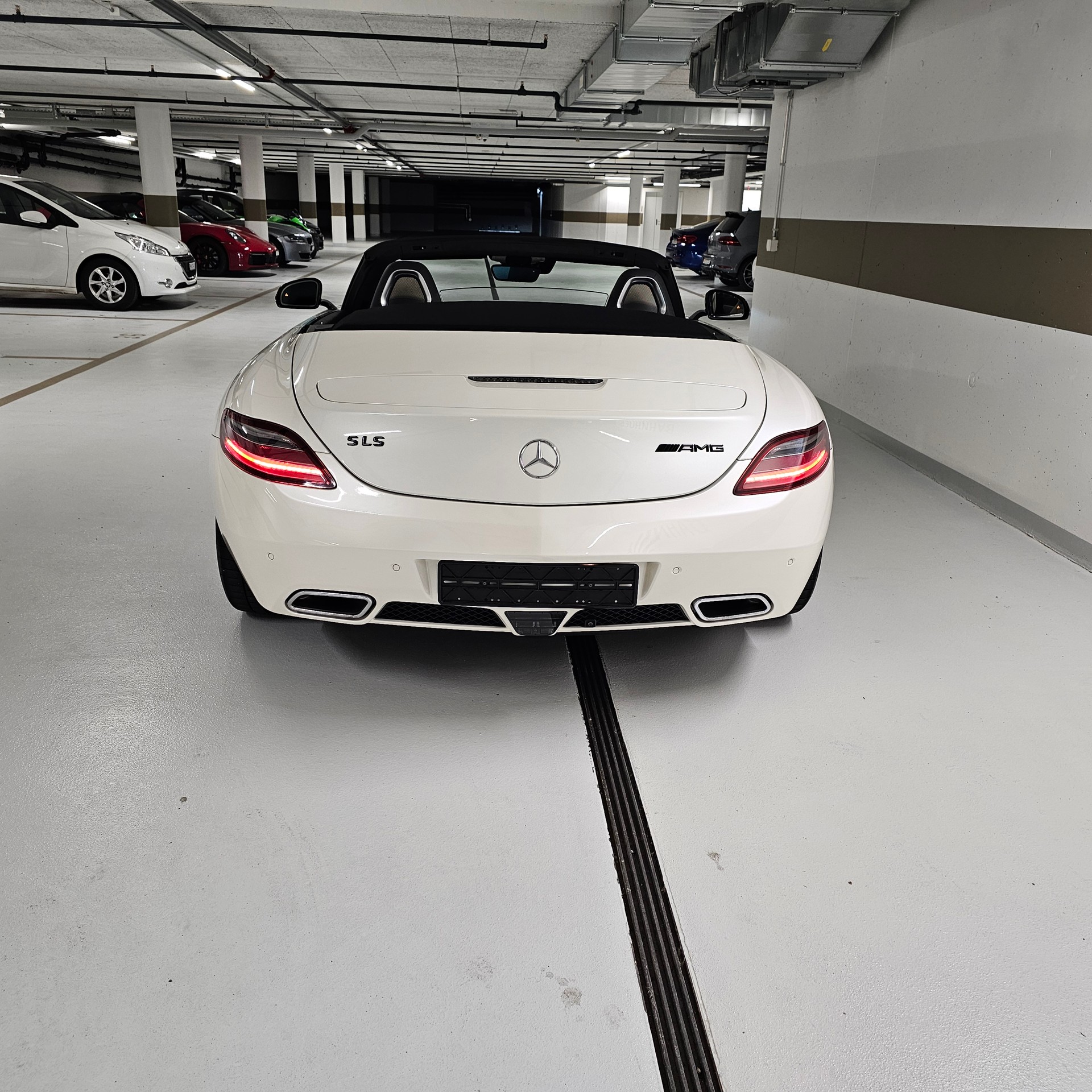 MERCEDES-BENZ SLS 63 AMG Speedshift-image-5