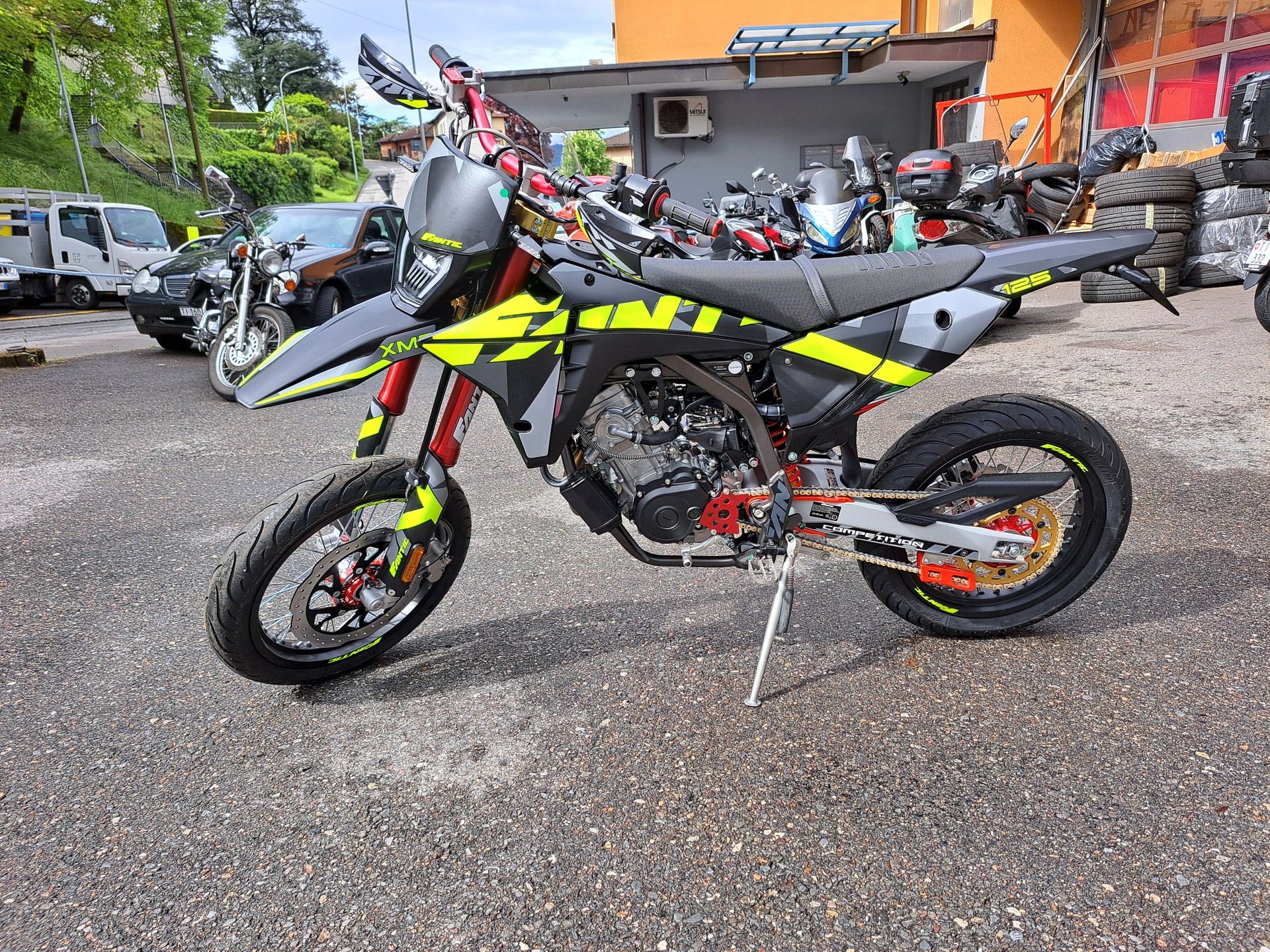 FANTIC Motard-image-3