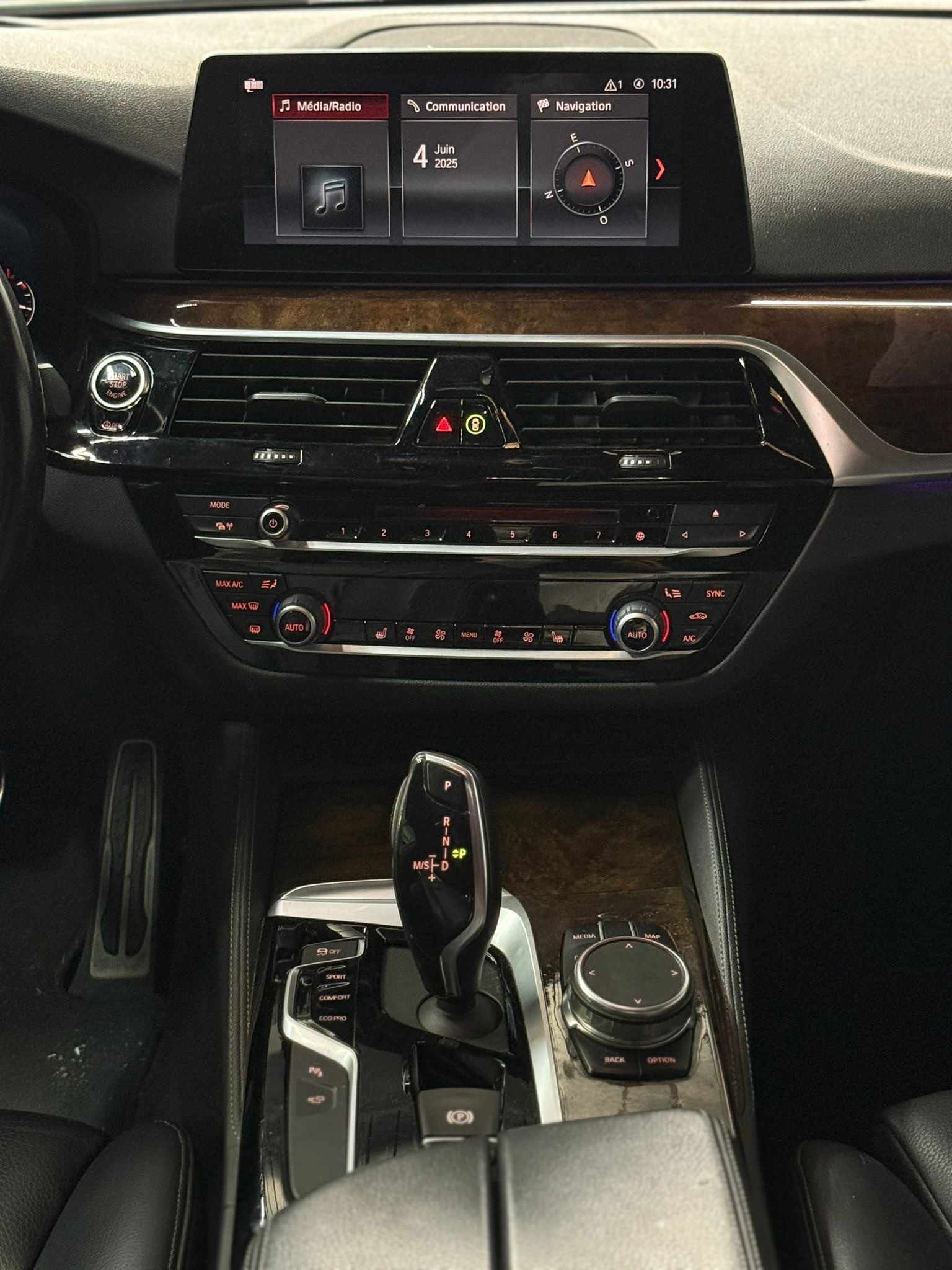 BMW 530i xDrive Touring Steptronic M-Paket / Vollaustattung / panoramadach-image-13
