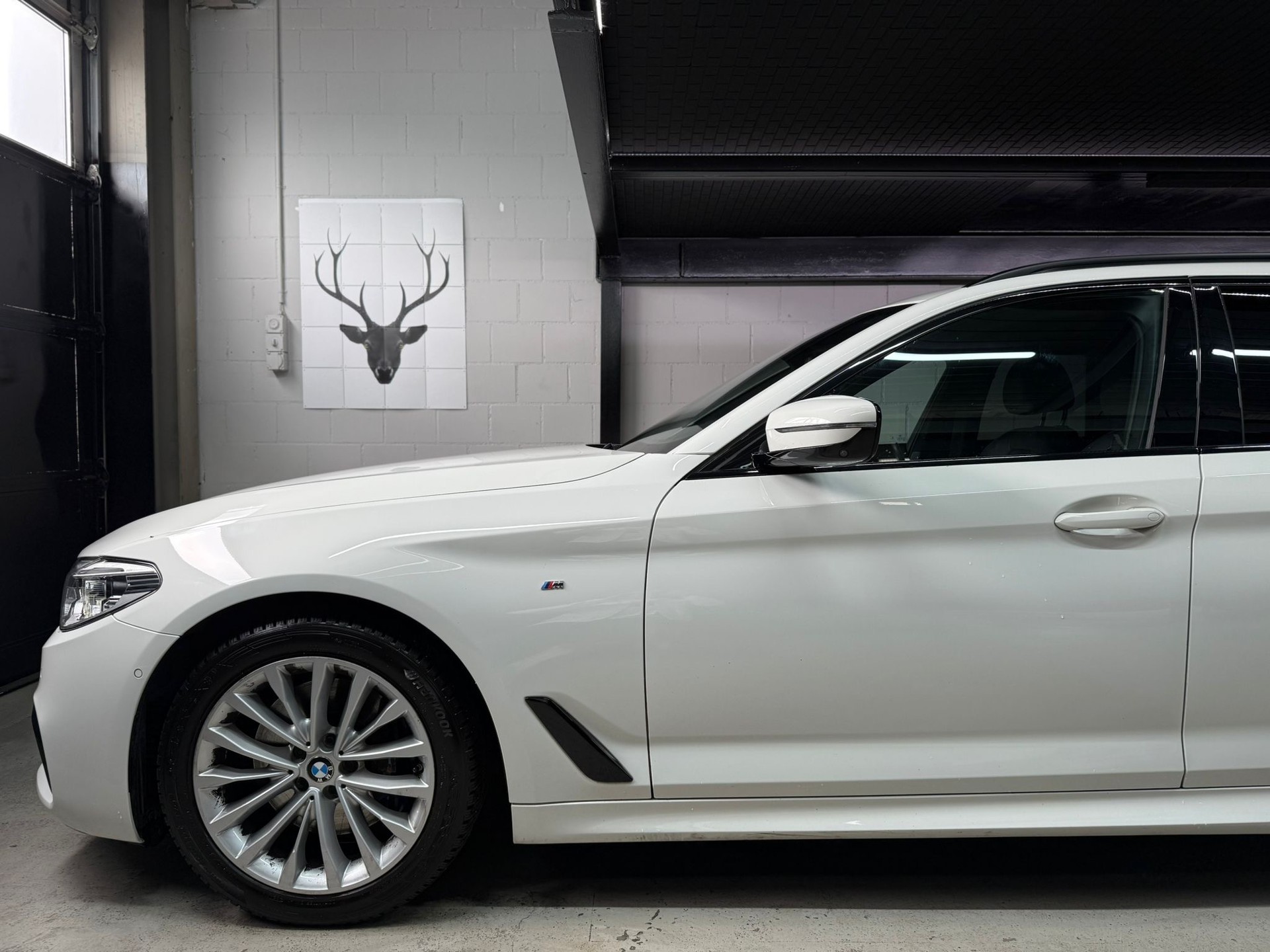 BMW 530i xDrive Touring Steptronic M-Paket / Vollaustattung / panoramadach-image-6